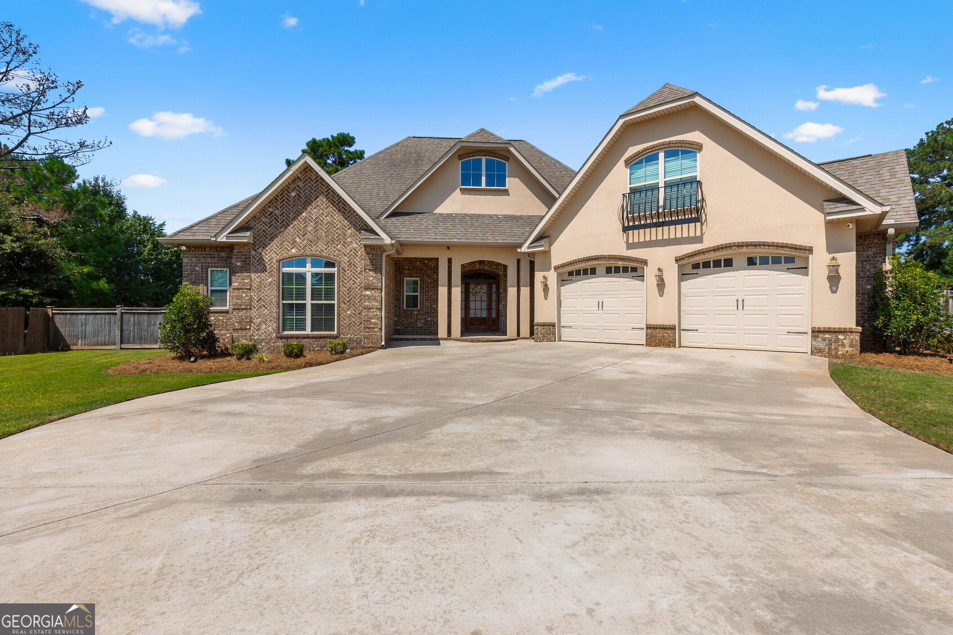 309 Bridgehampton Way Property Photo 4