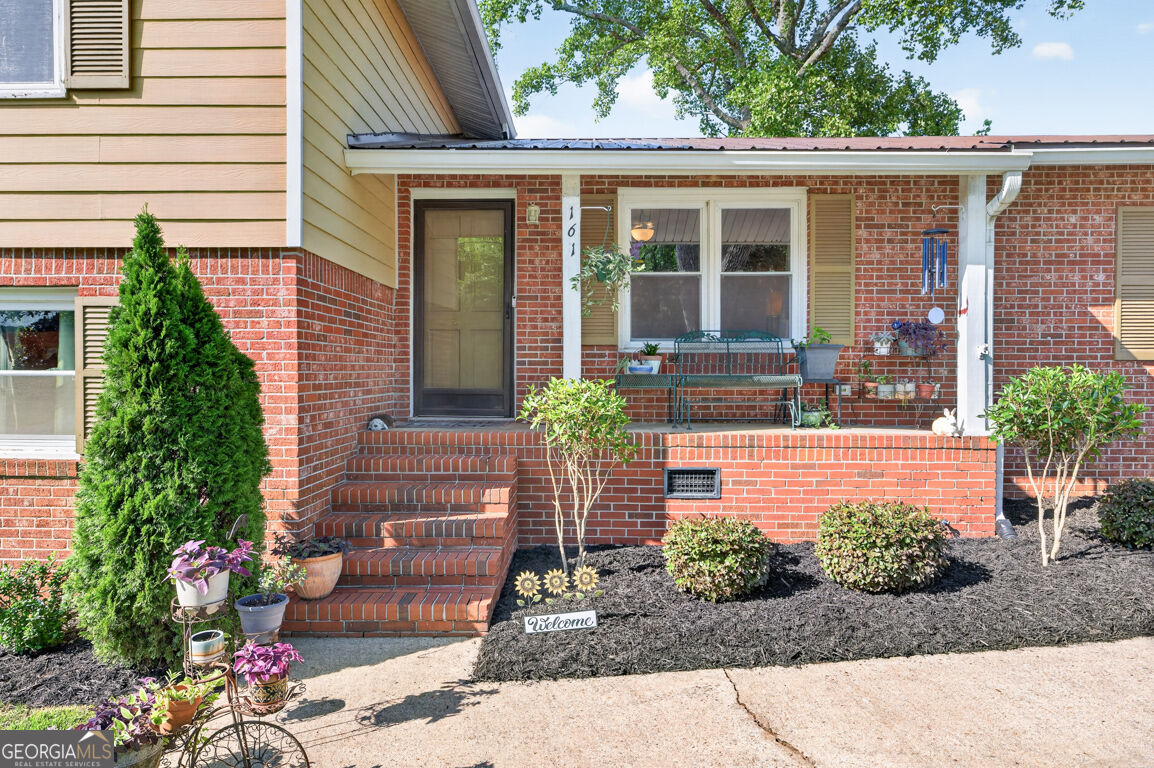 161 Evergreen Lane Property Photo 3