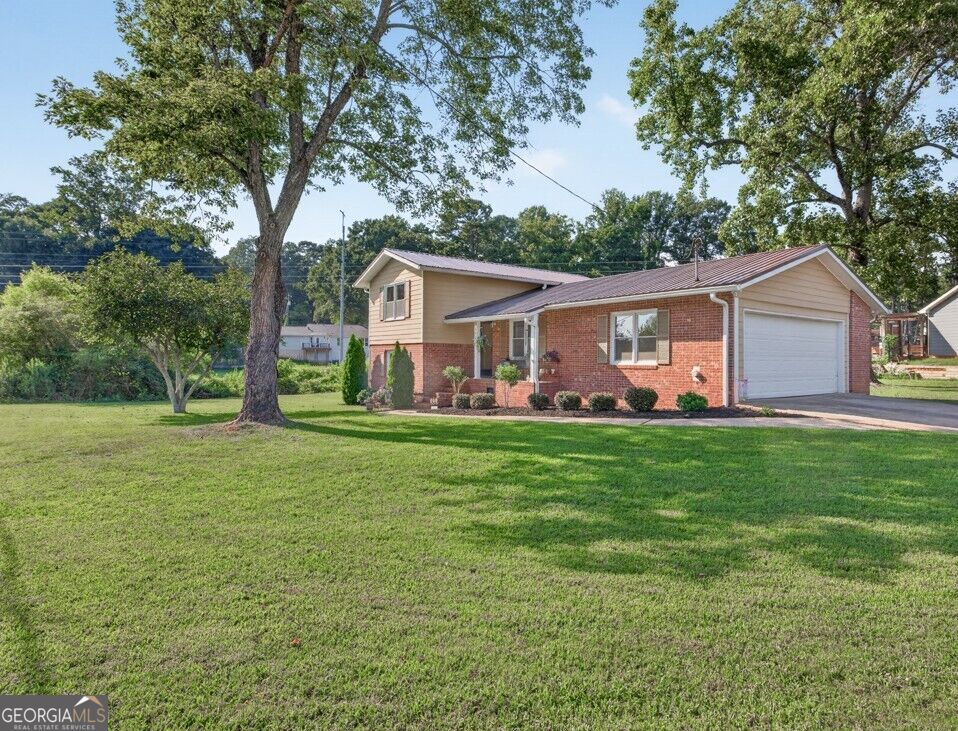 161 Evergreen Lane Property Photo 4