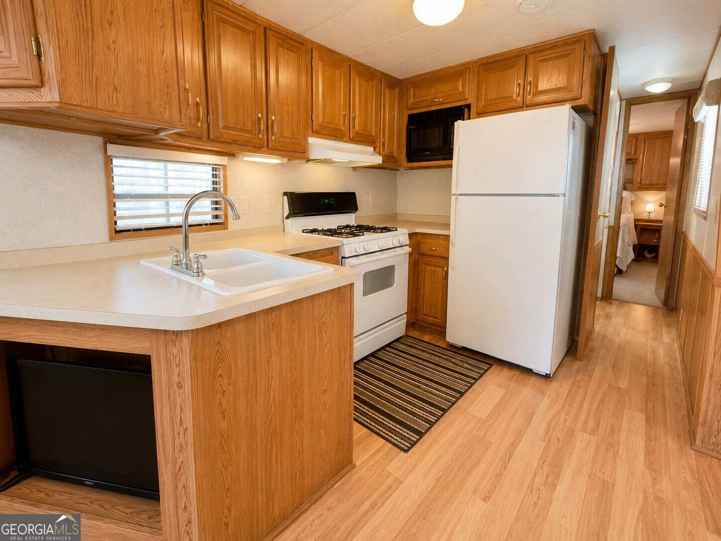 110 Admiral Drive Property Photo 4