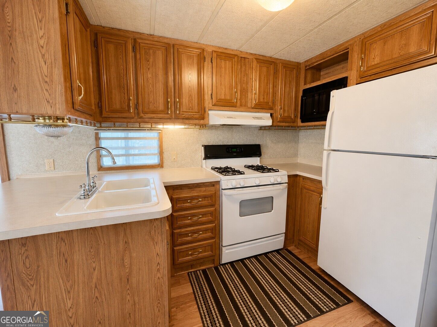 110 Admiral Drive Property Photo 5