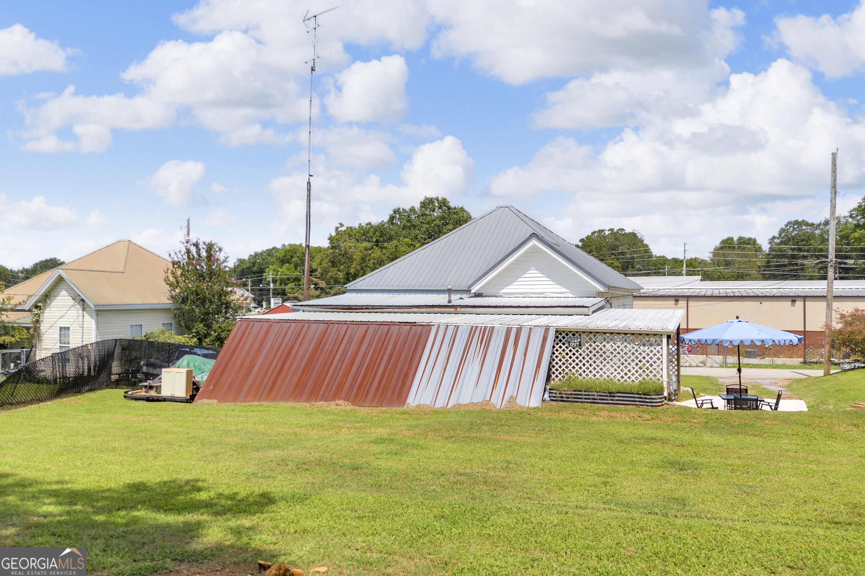145 Peach Street Property Photo 8