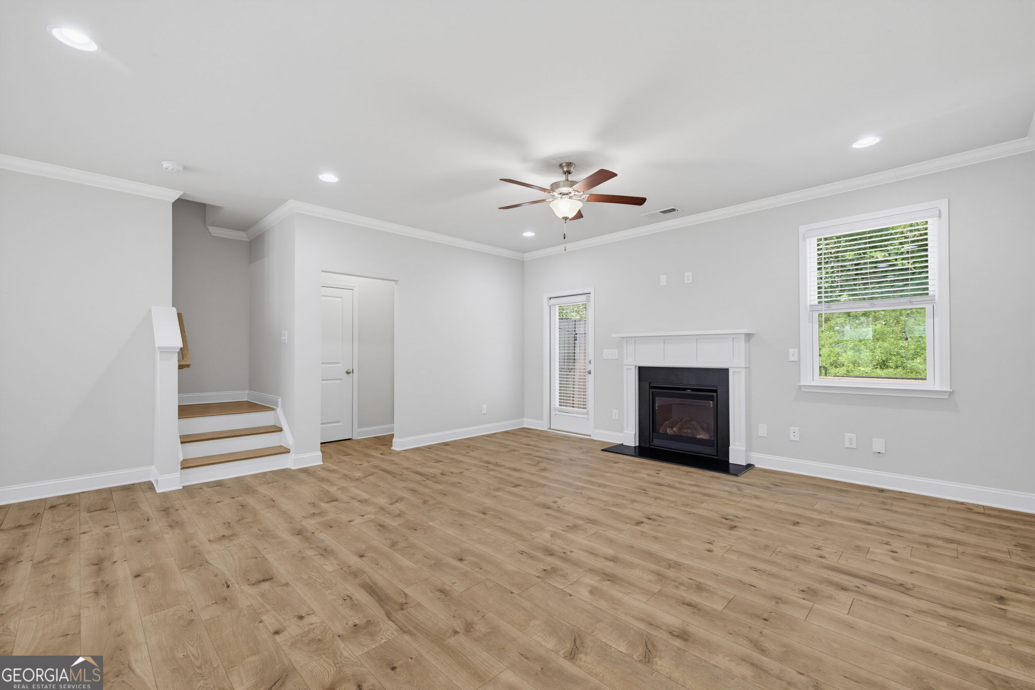 1637 Venture Point Way Property Photo 4
