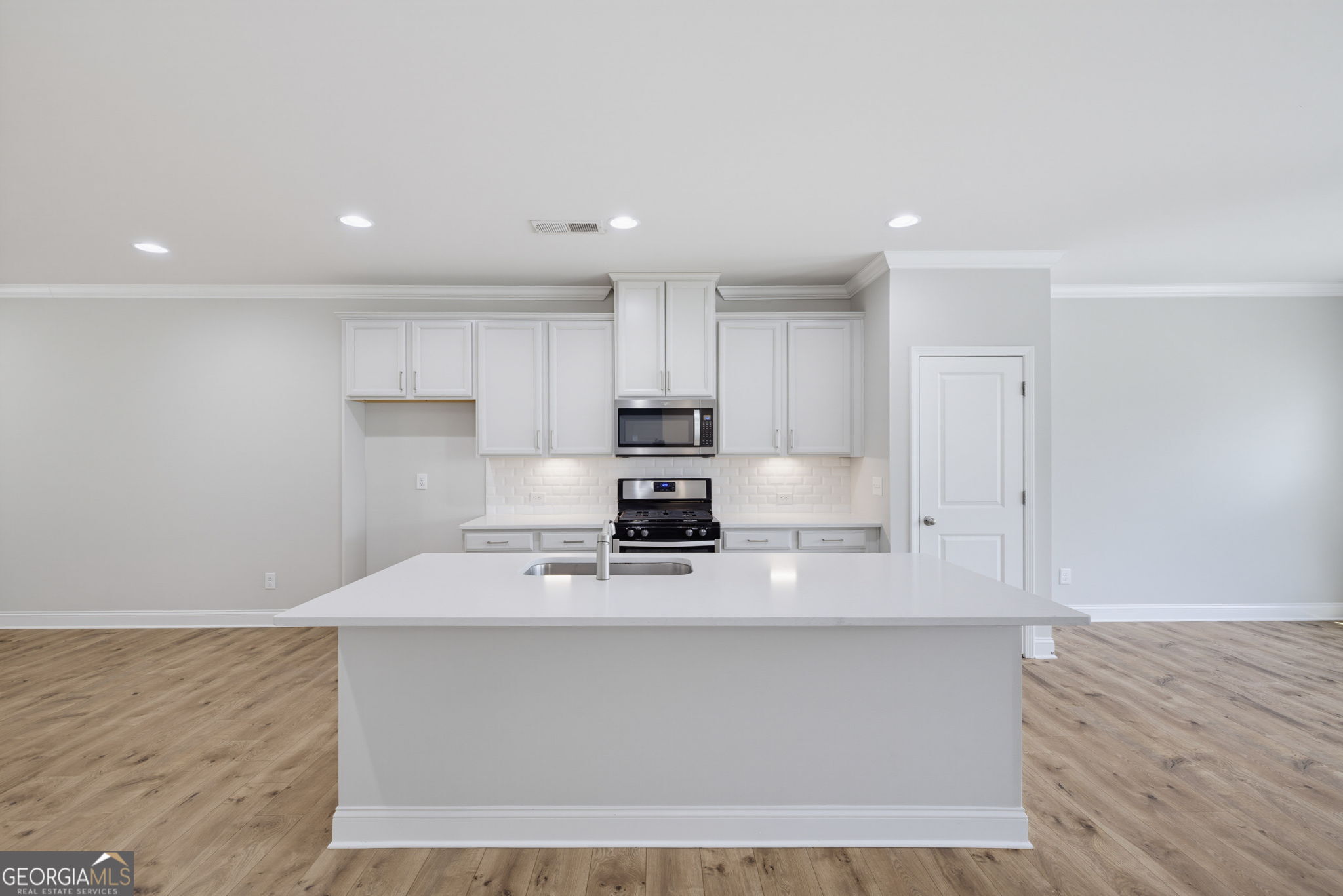 1637 Venture Point Way Property Photo 10