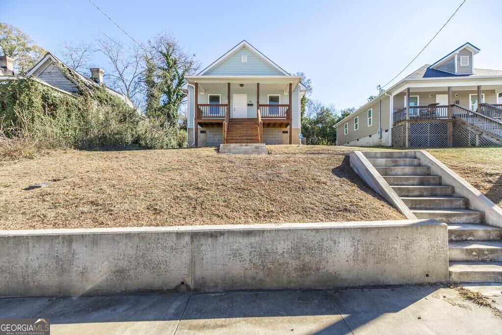 338 Monroe Street Property Photo 2