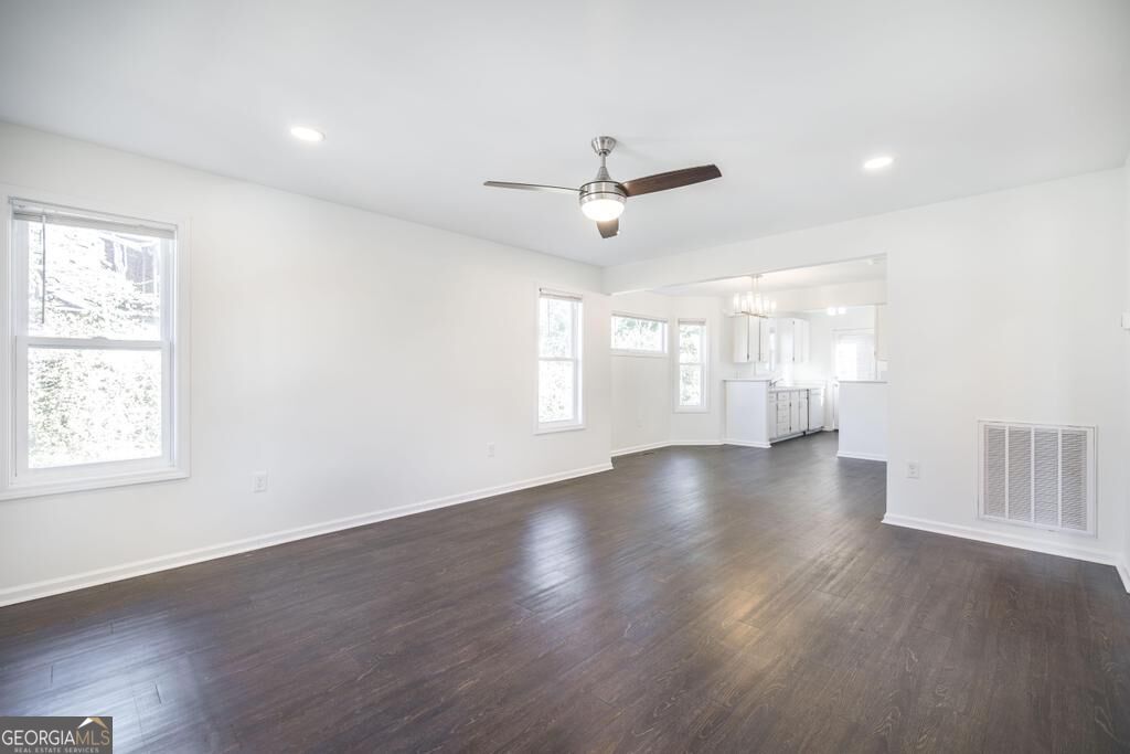 338 Monroe Street Property Photo 6