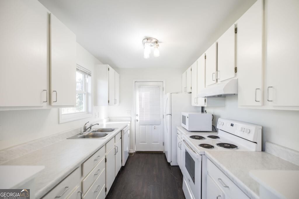 338 Monroe Street Property Photo 10