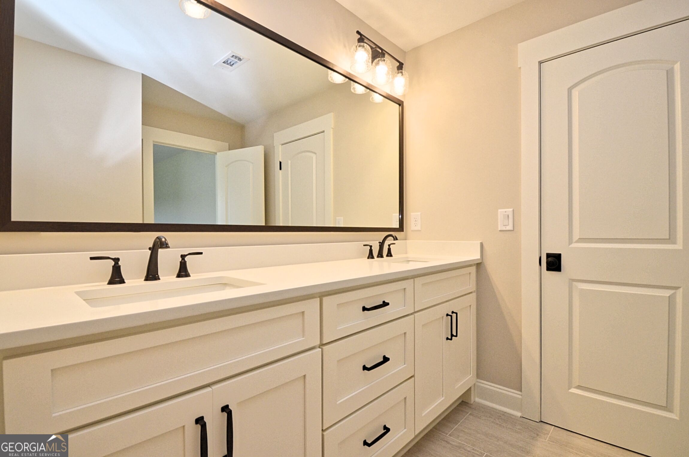 810 North Hampton Way Property Photo 41