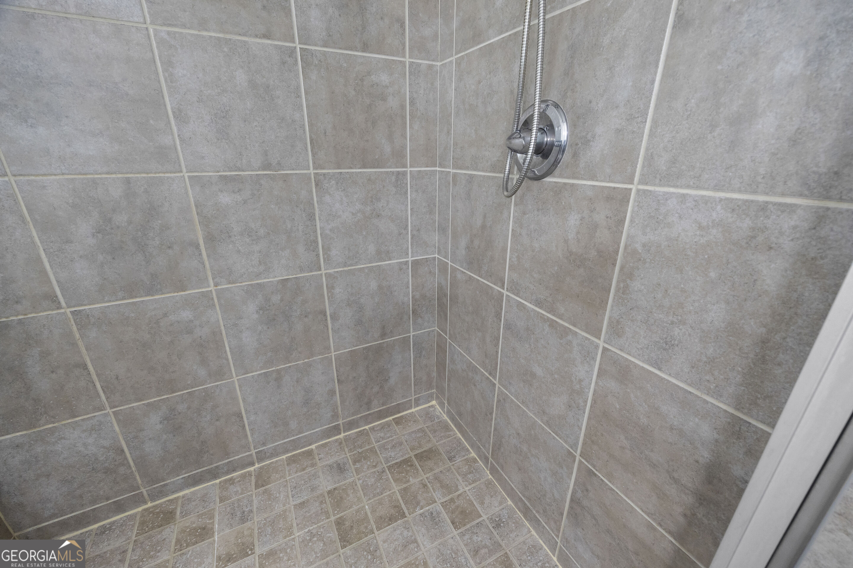 670 Massey Street Property Photo 22