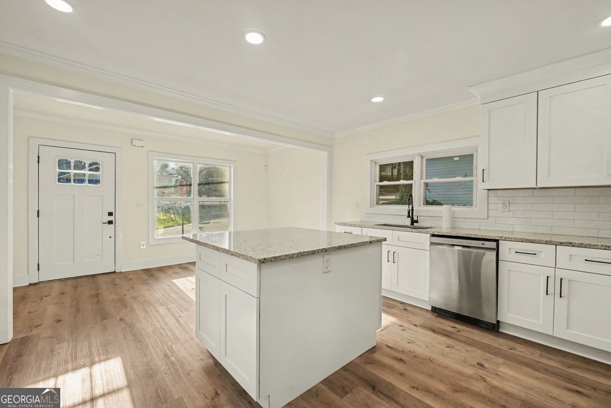 882 Hall Street Nw Property Photo 10