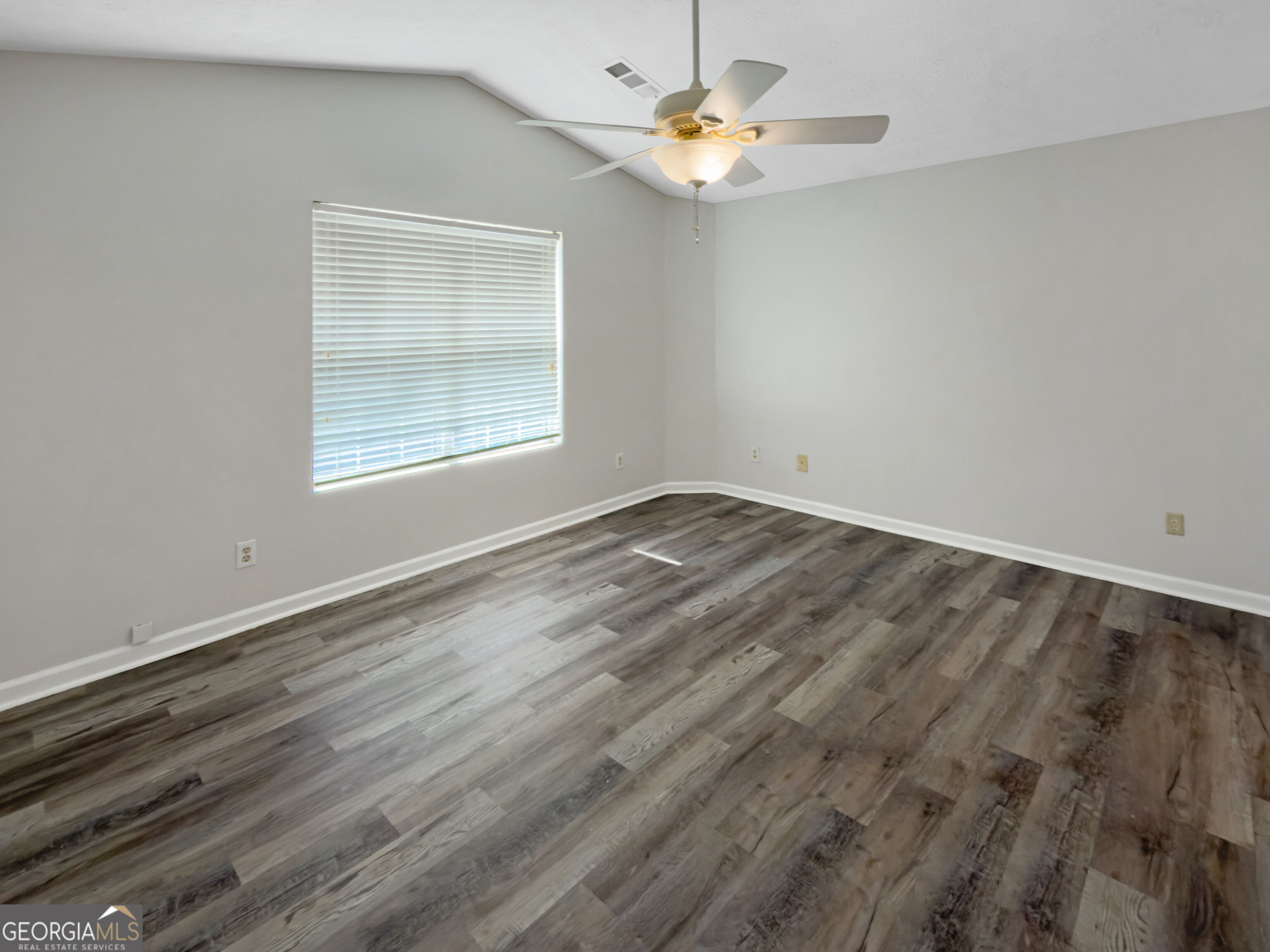 131 Oak Circle S Property Photo 14