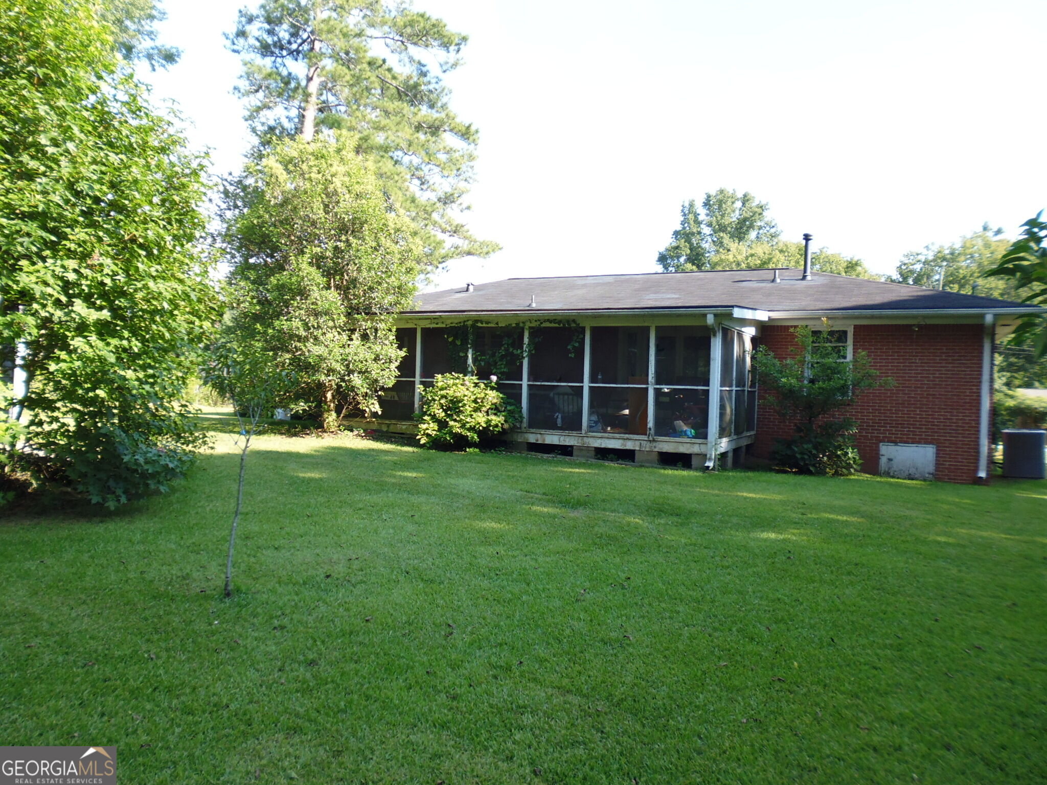 307 Sunset Dr Extension Property Photo 2