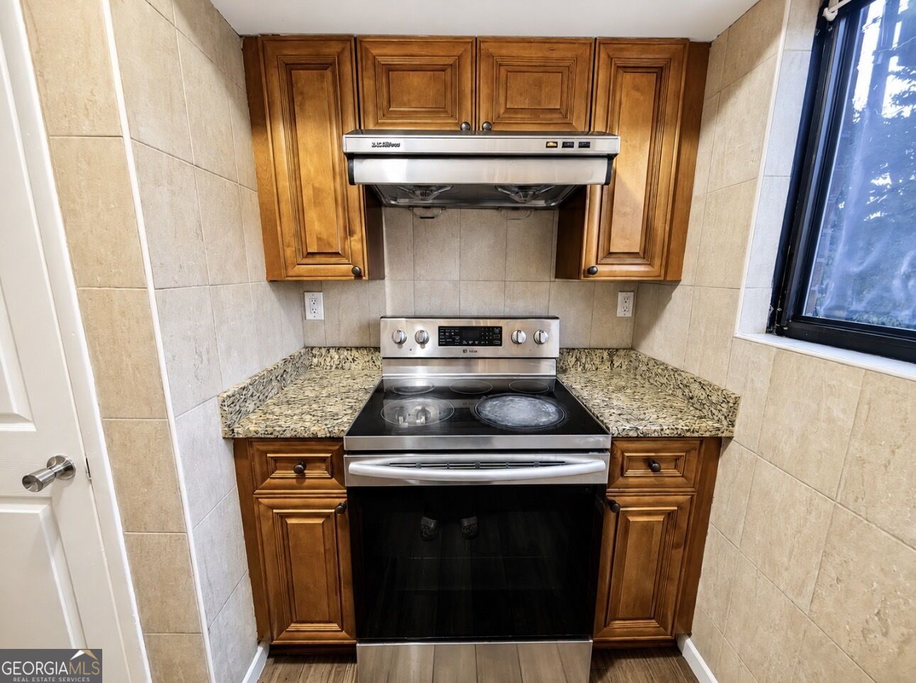 2545 Bradford Square Ne Property Photo 10