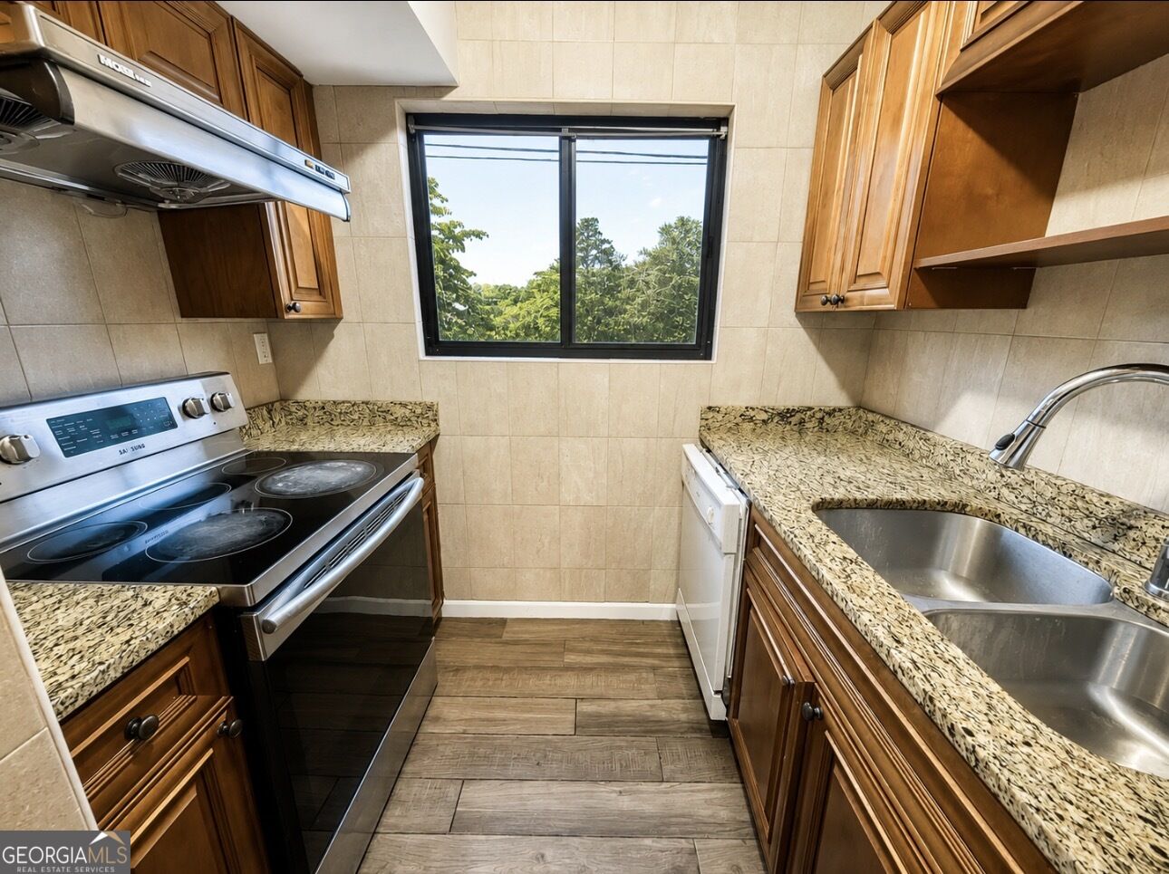 2545 Bradford Square Ne Property Photo 12