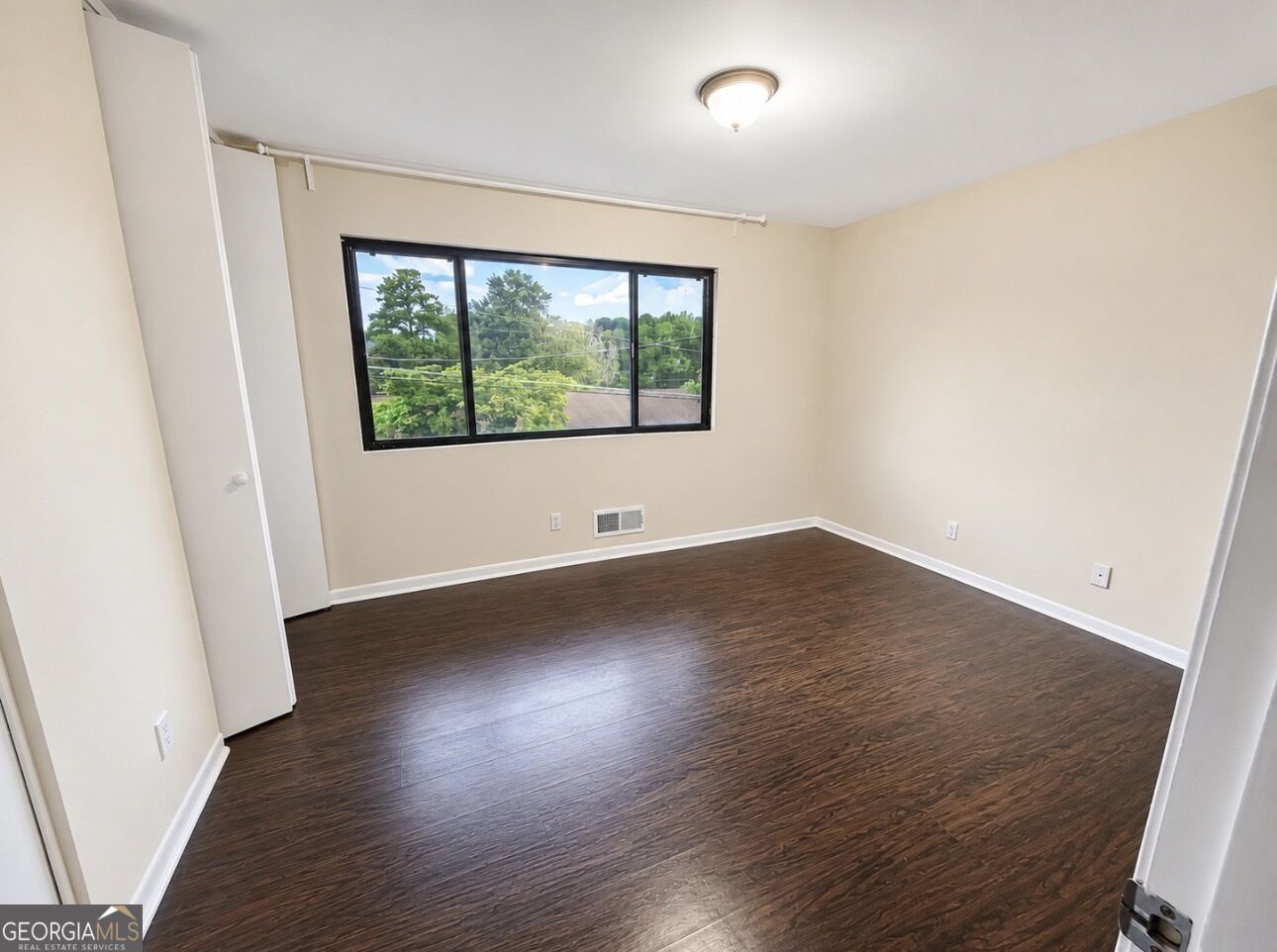2545 Bradford Square Ne Property Photo 18