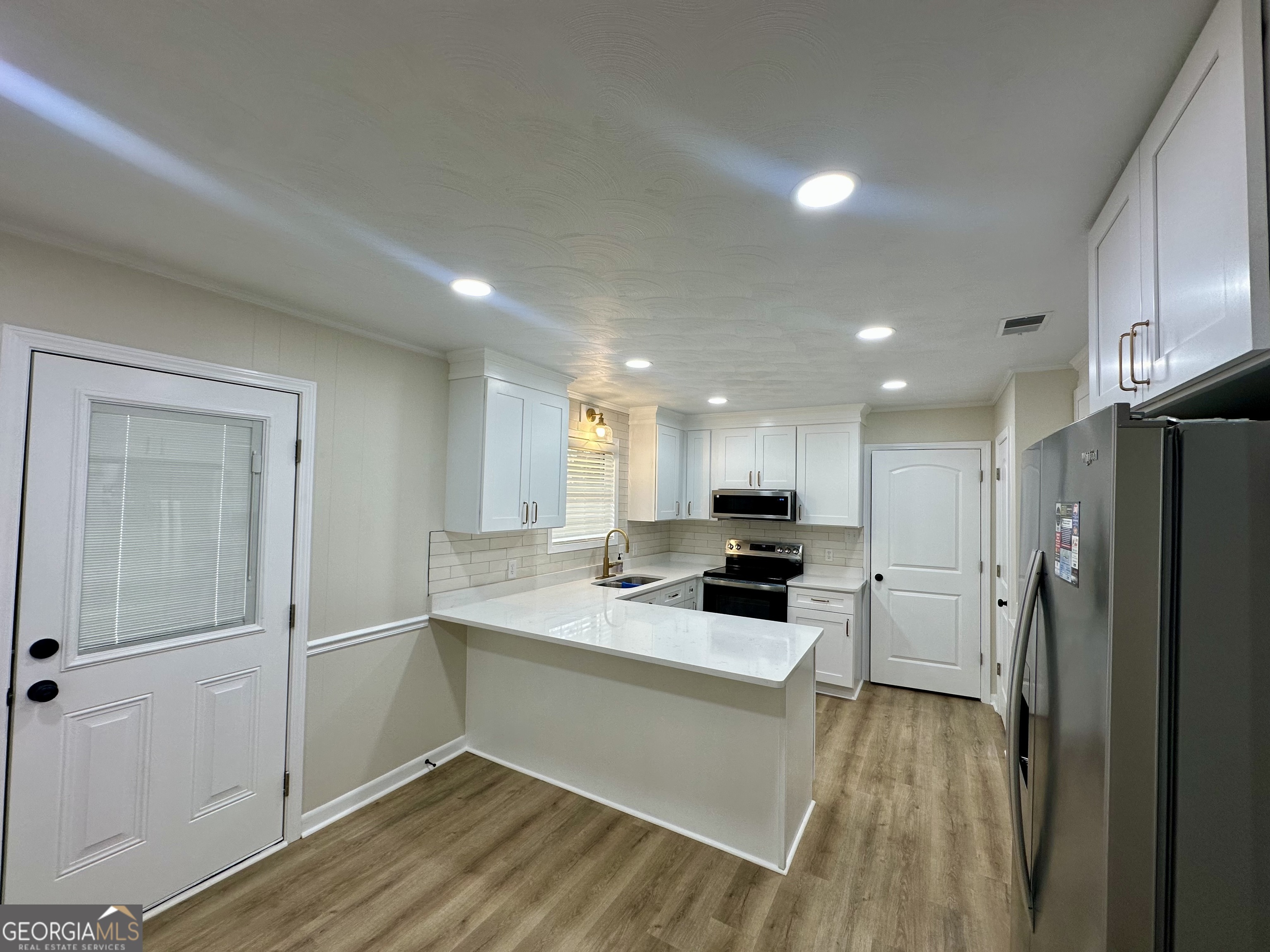72 W Tenth Street Property Photo 4