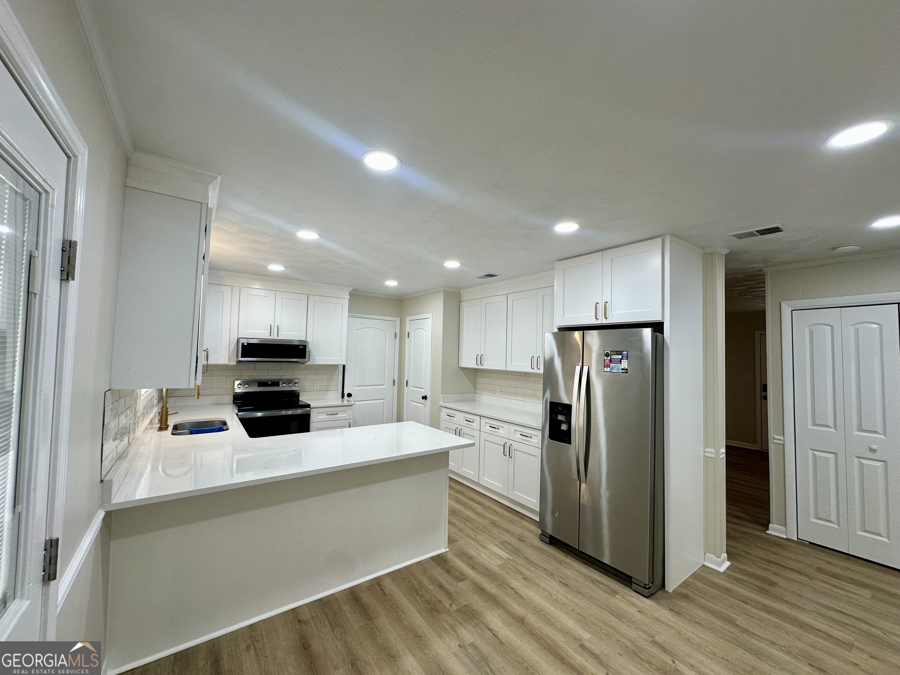 72 W Tenth Street Property Photo 5