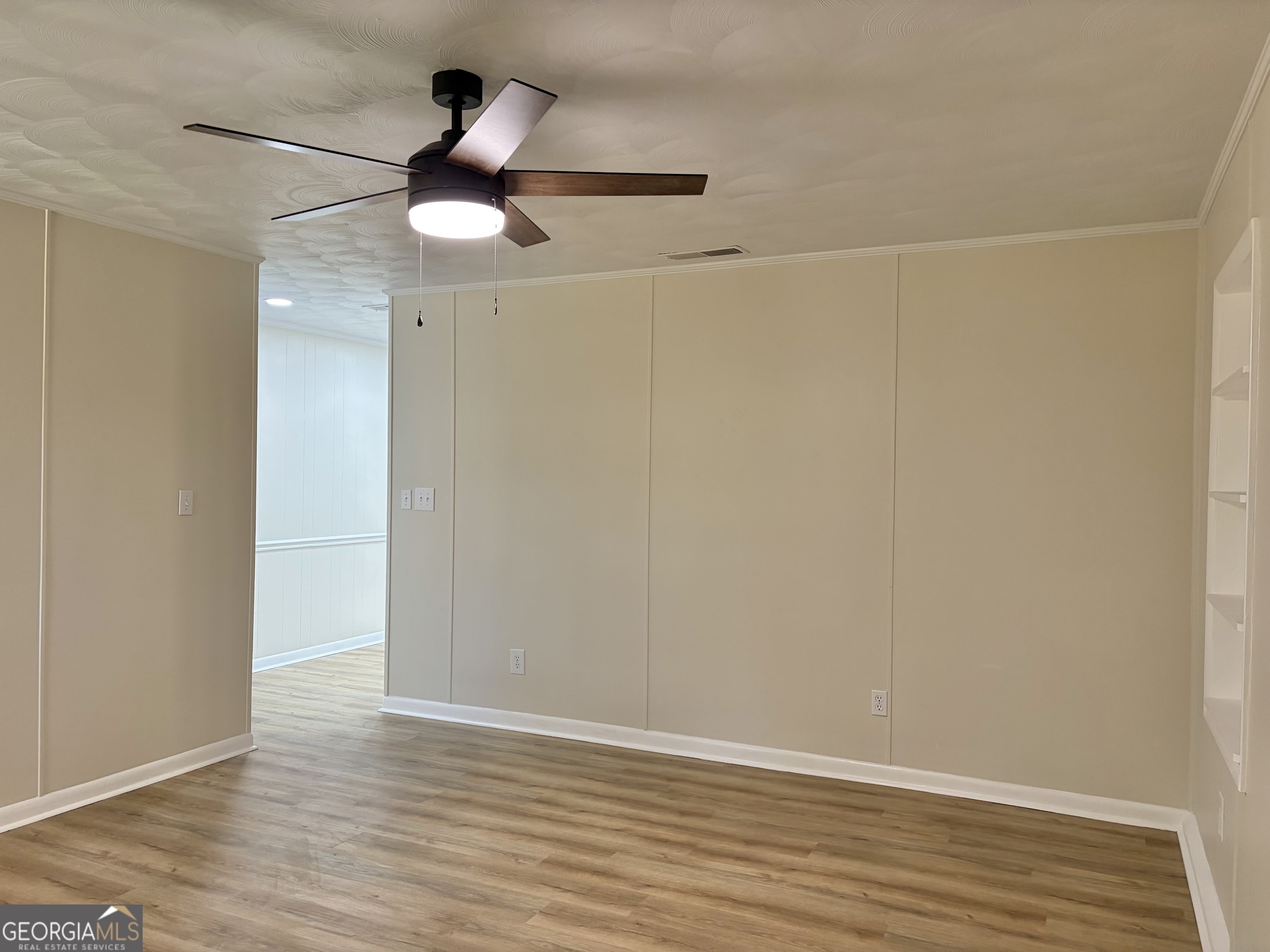 72 W Tenth Street Property Photo 8