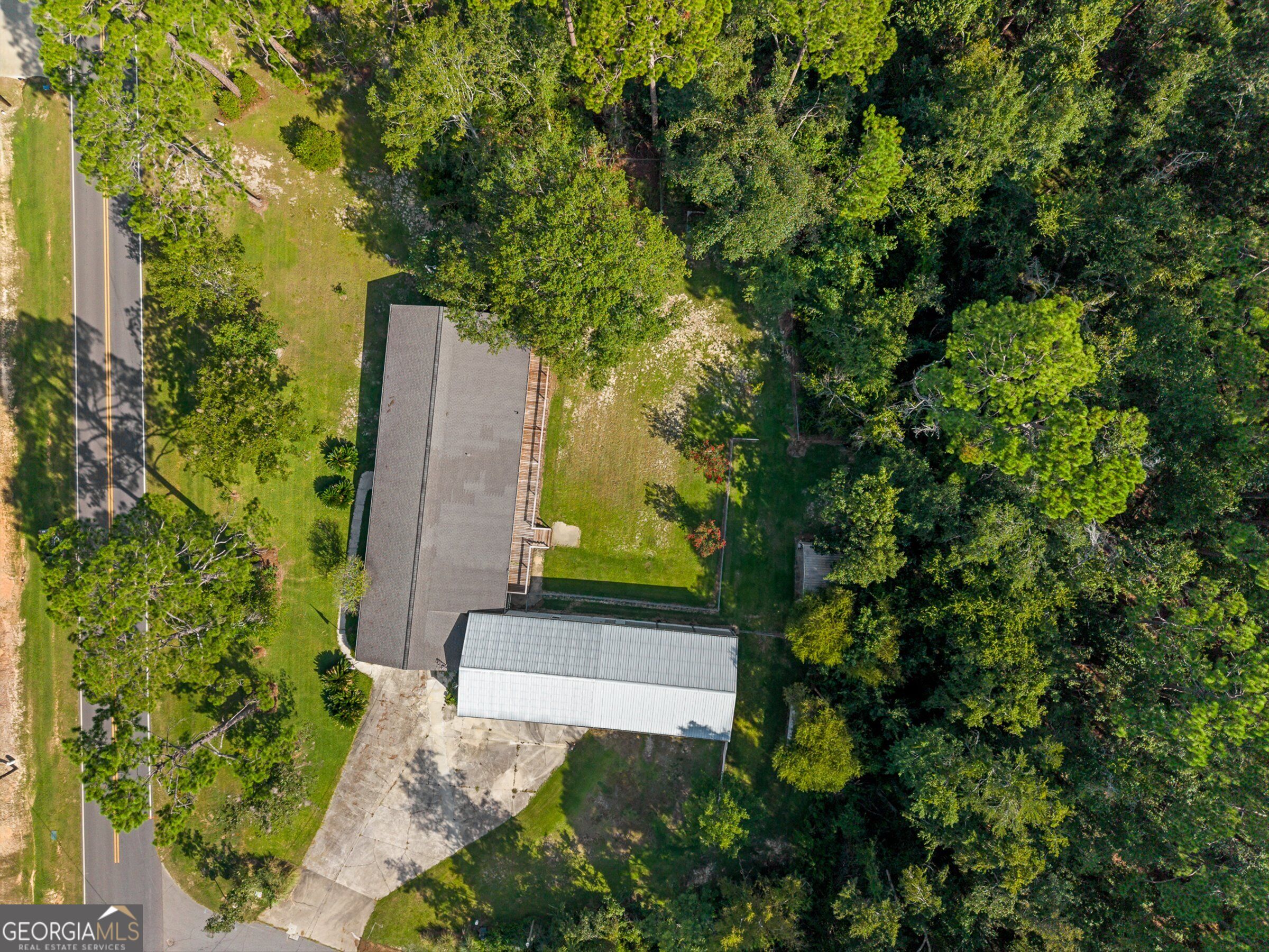 614 N Victory Drive Property Photo 5