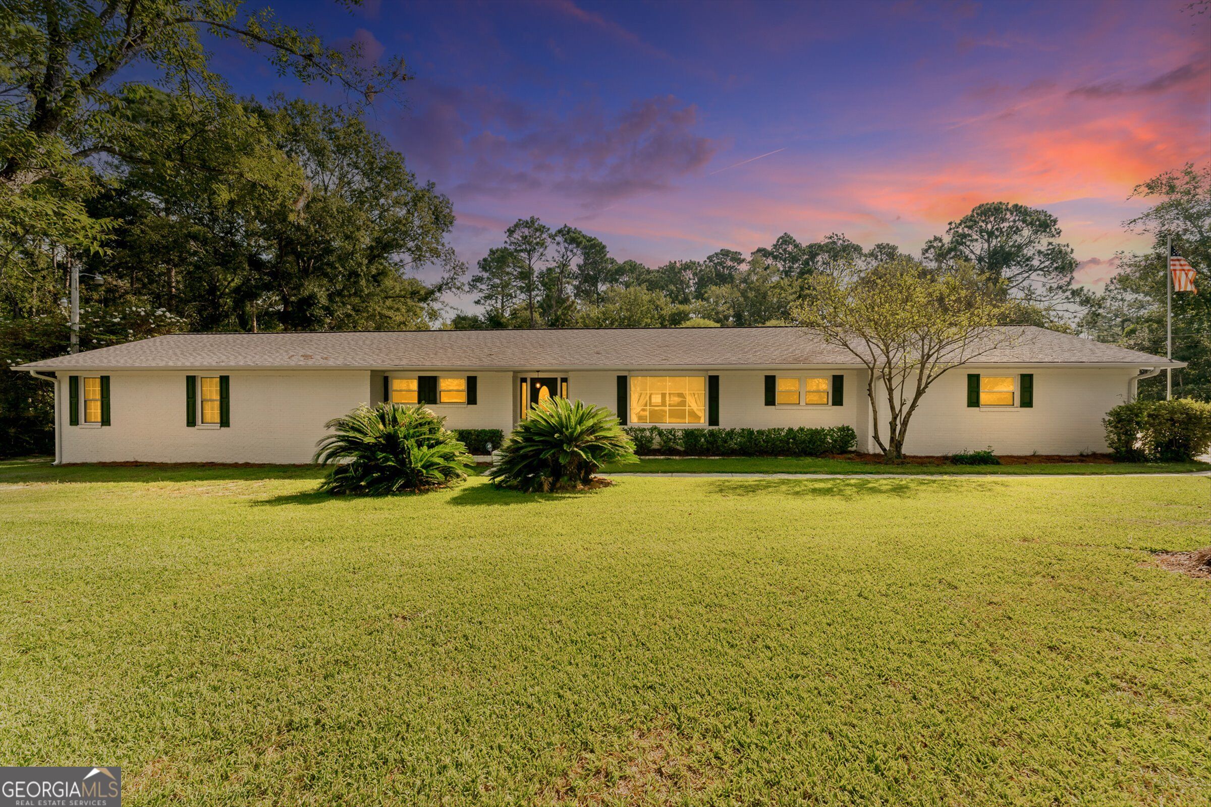 614 N Victory Drive Property Photo 11