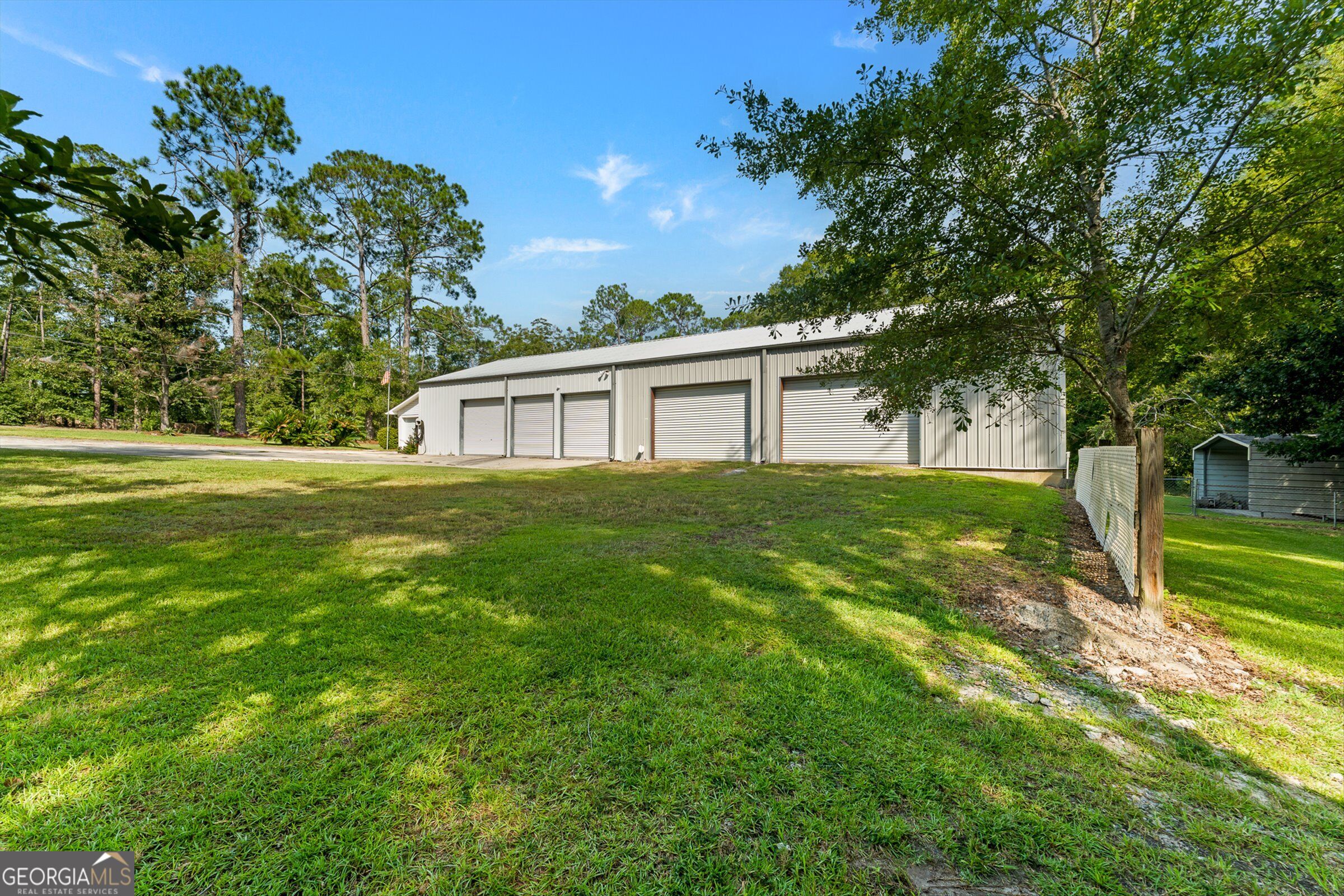 614 N Victory Drive Property Photo 15