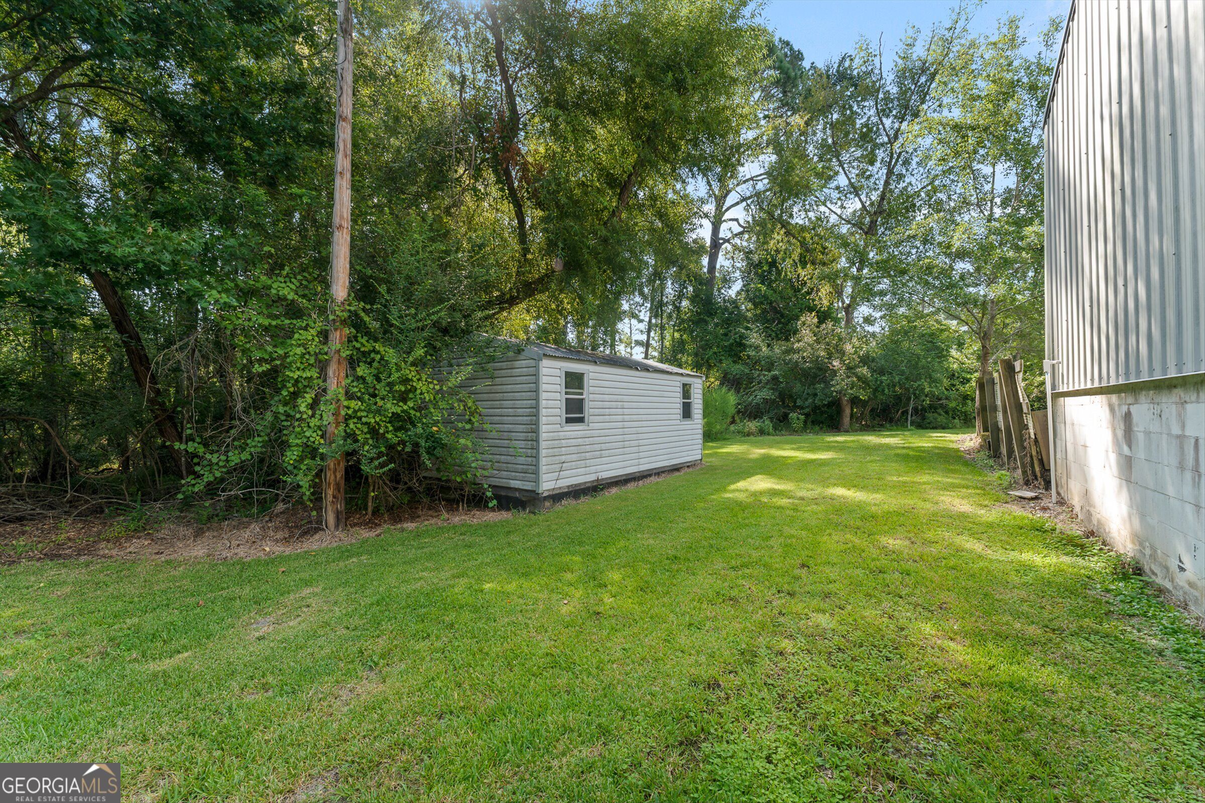 614 N Victory Drive Property Photo 17