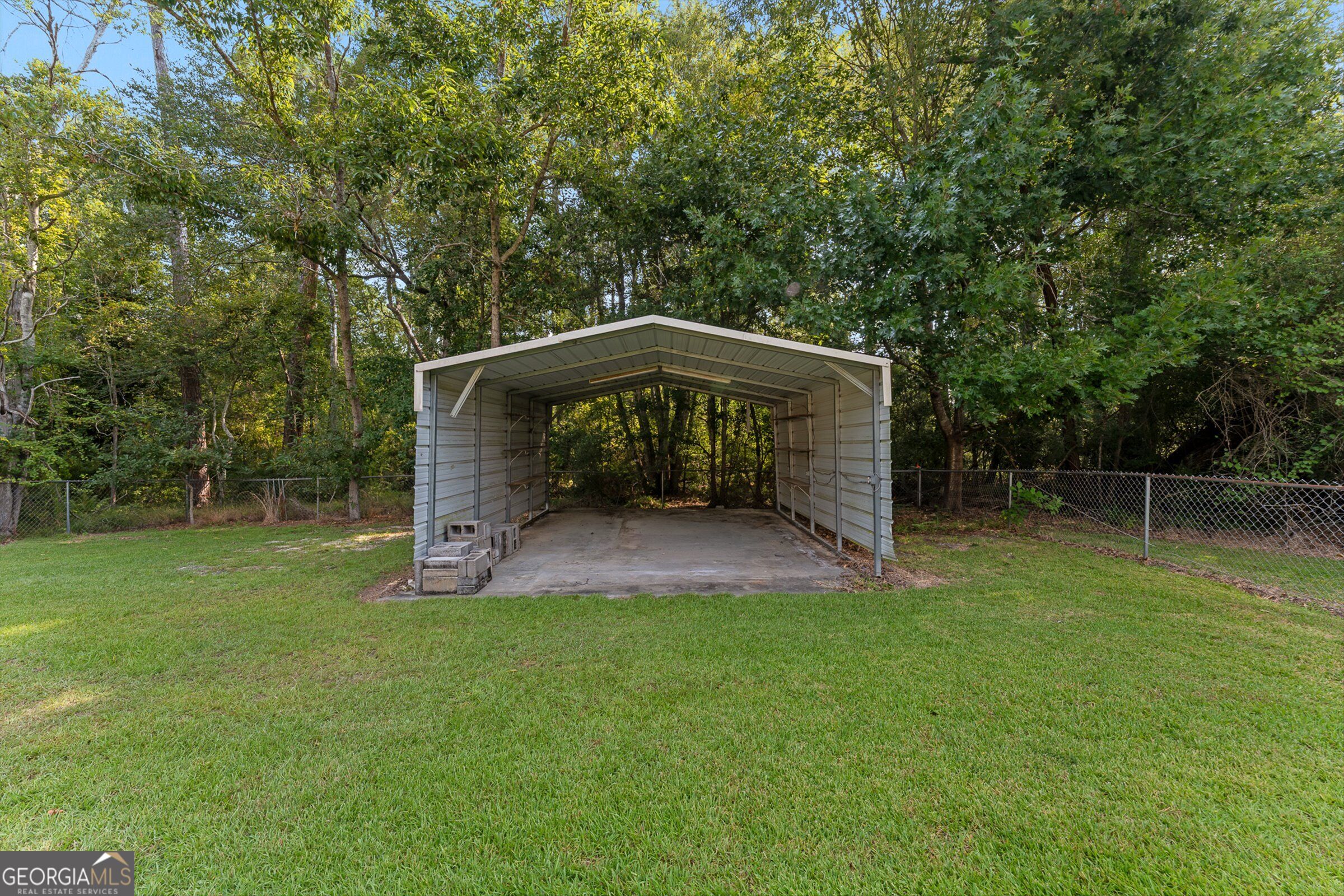 614 N Victory Drive Property Photo 18