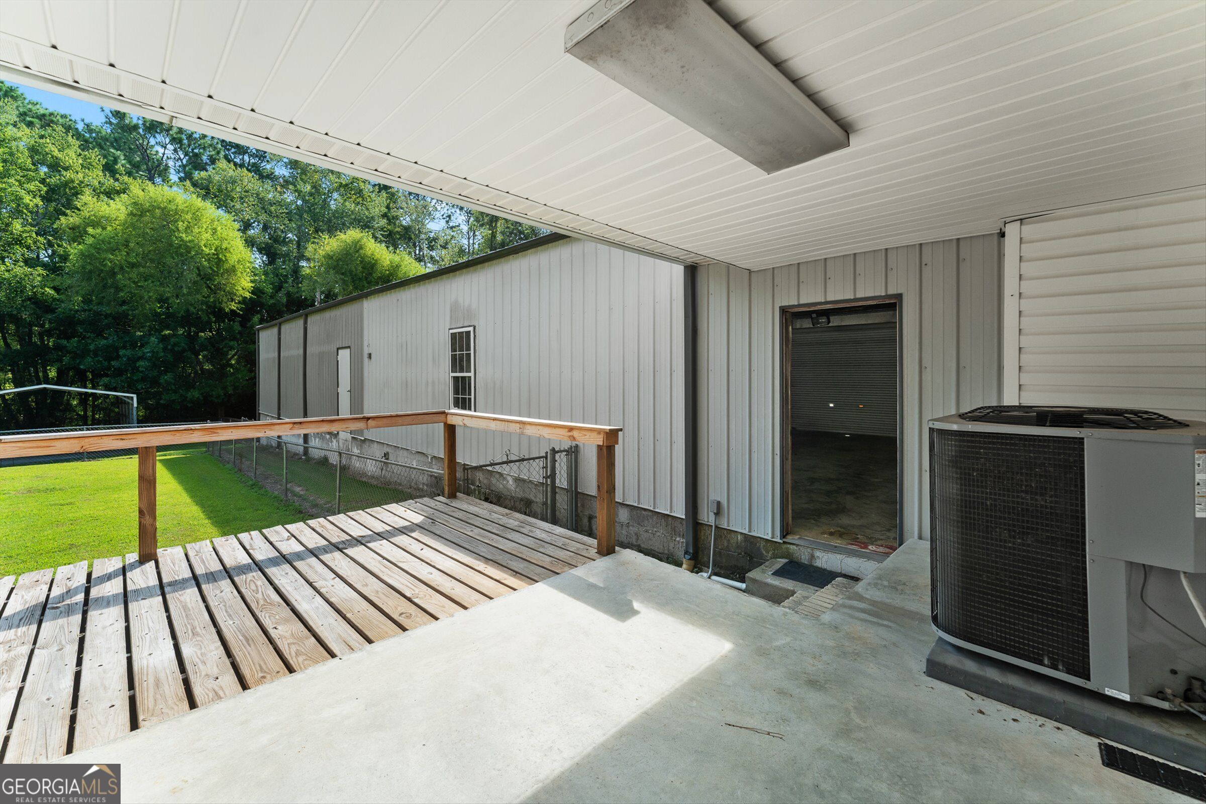 614 N Victory Drive Property Photo 31