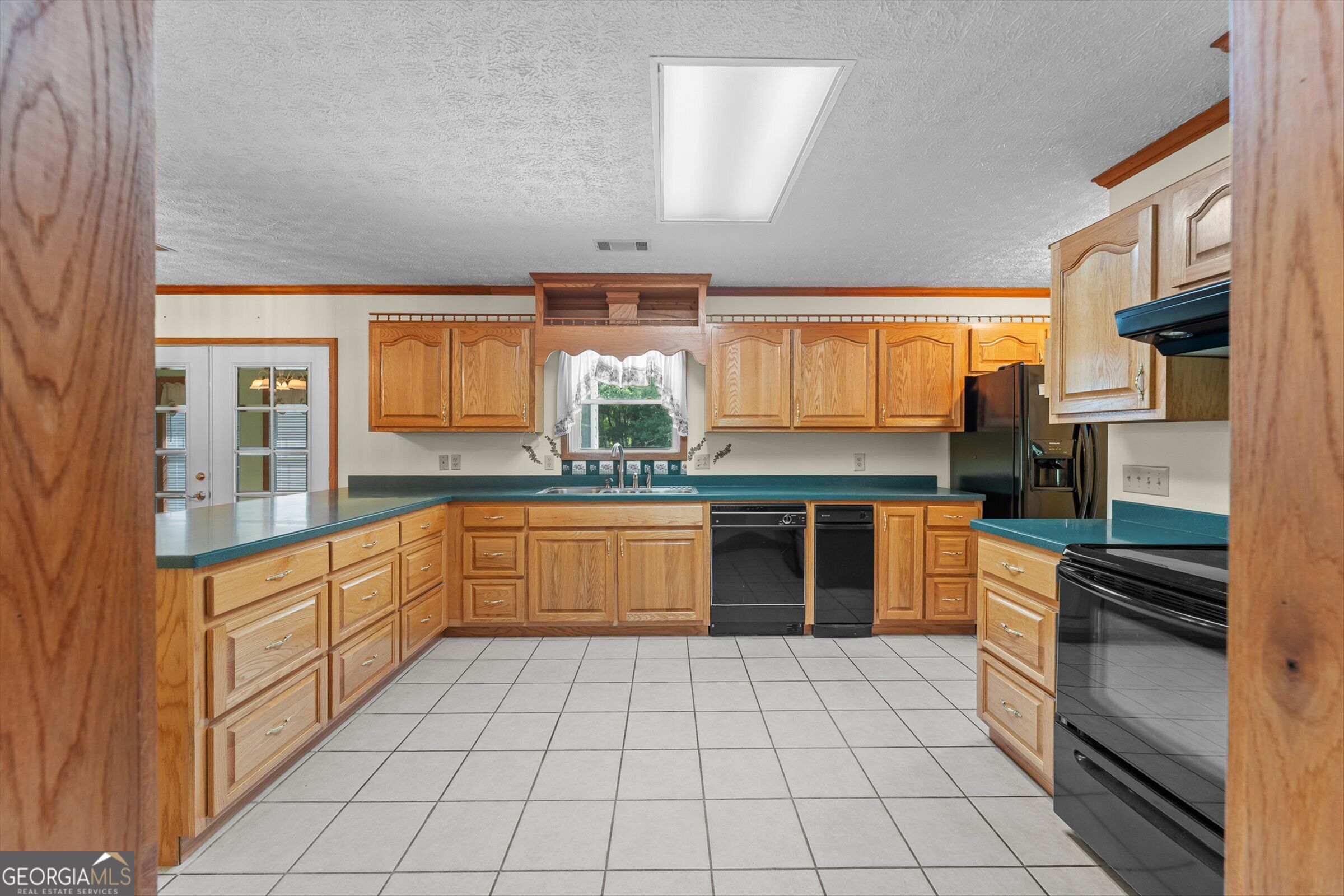 614 N Victory Drive Property Photo 41