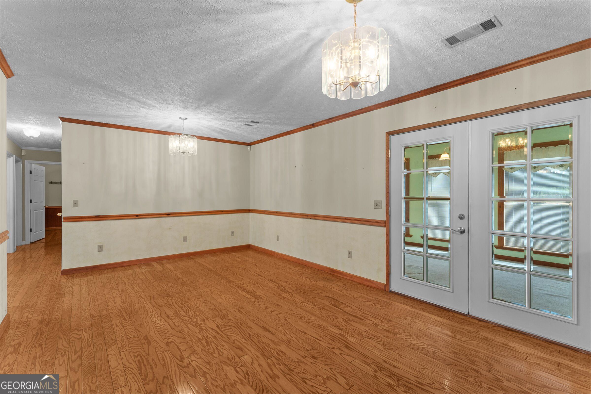 614 N Victory Drive Property Photo 49