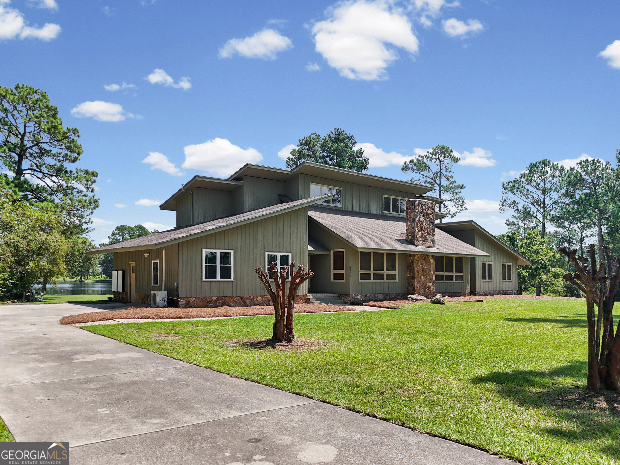 5307 Forest Lake Drive Property Photo 3