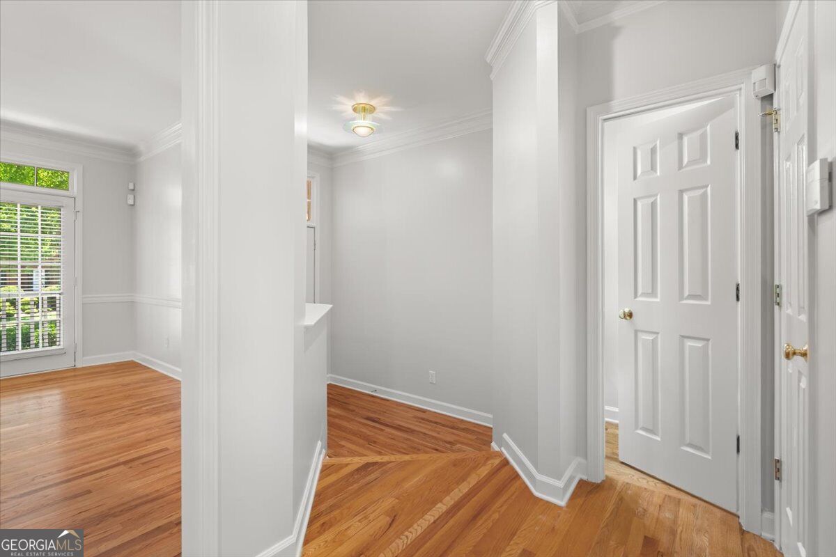 4372 Paces Point Circle Se Property Photo 6