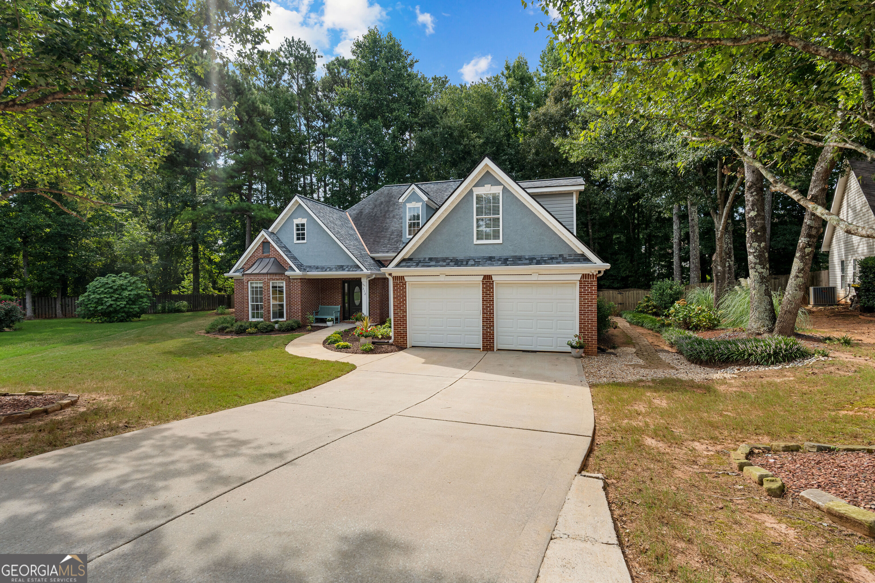 312 Freeman Forest Drive Property Photo 4