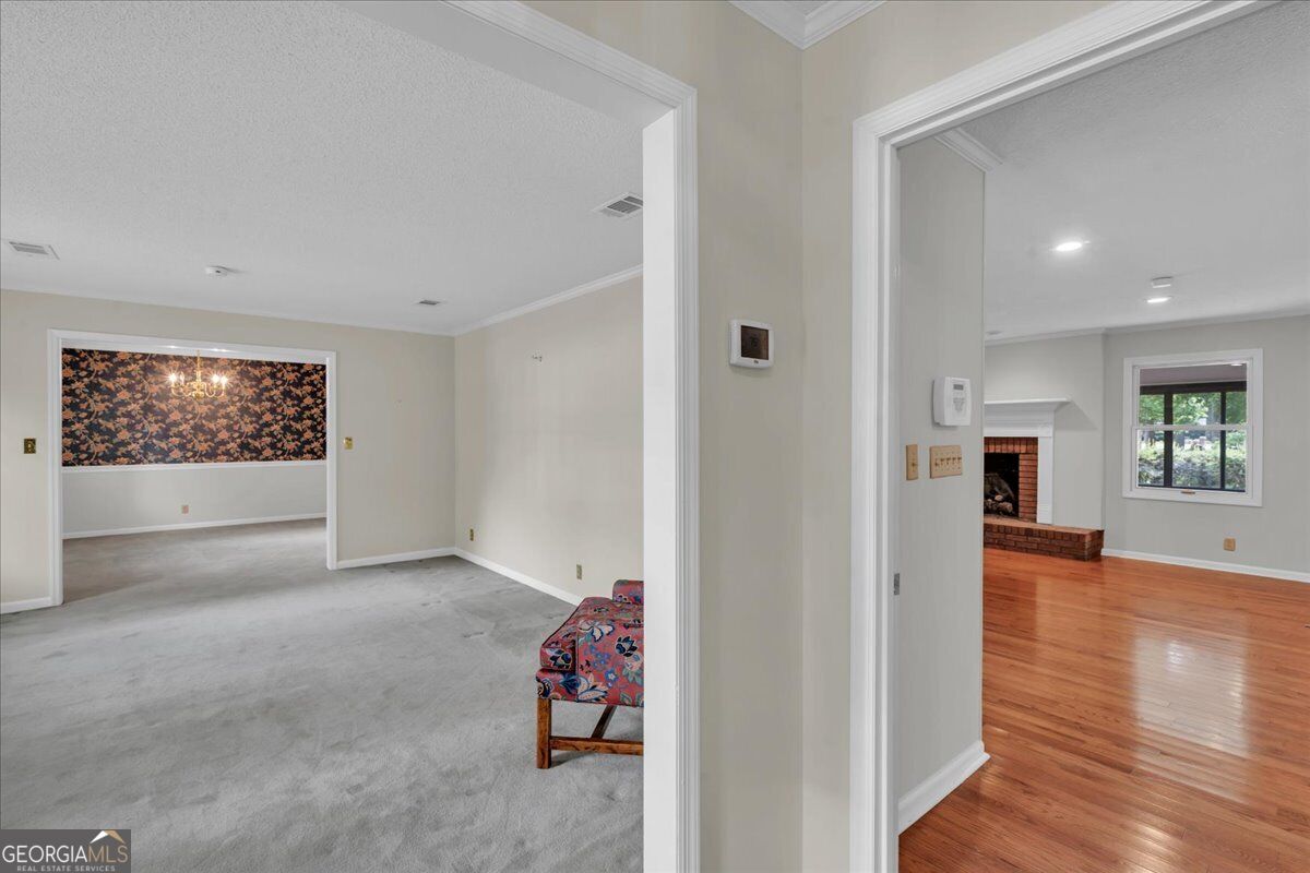 1200 Chennault Drive Property Photo 10