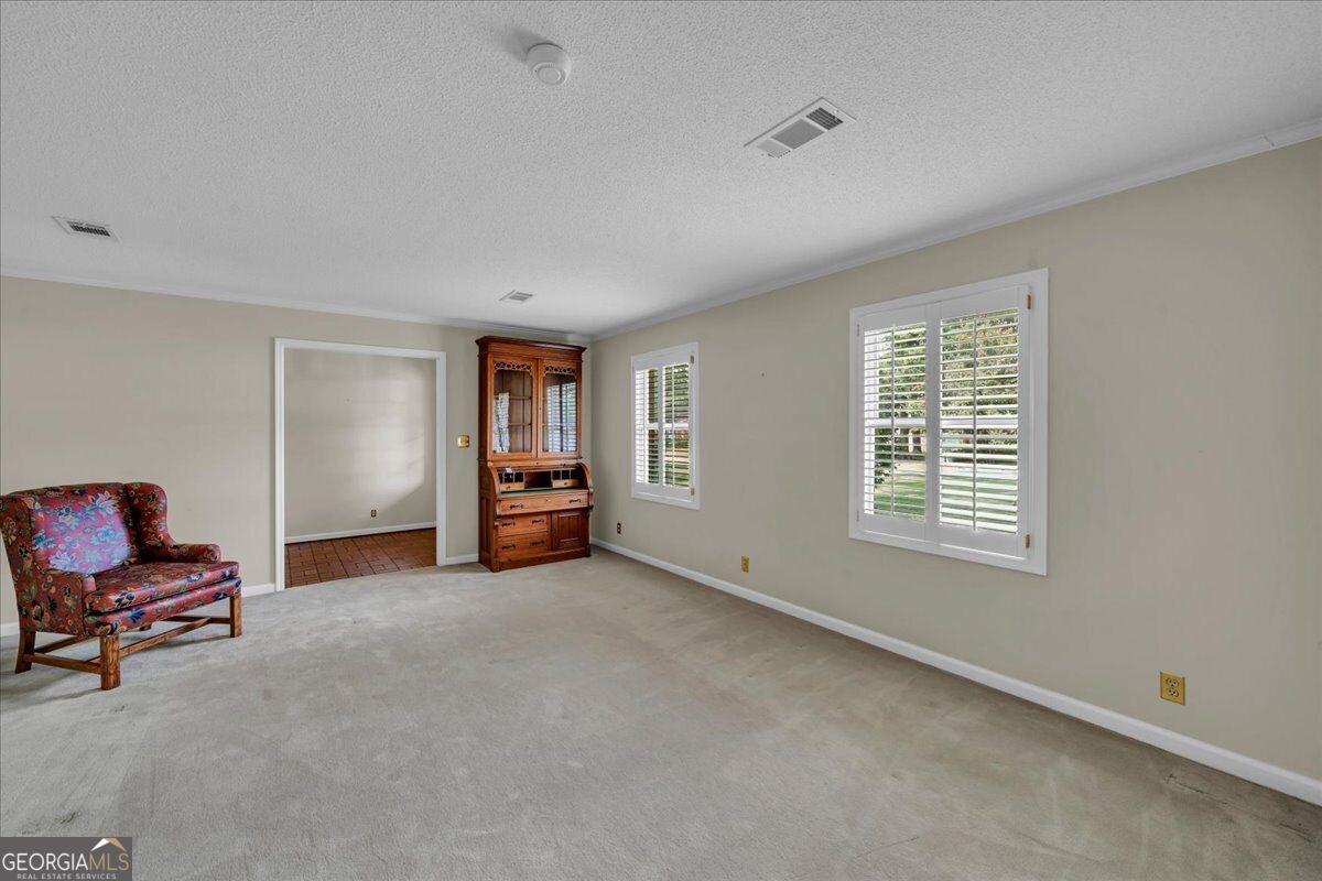 1200 Chennault Drive Property Photo 13
