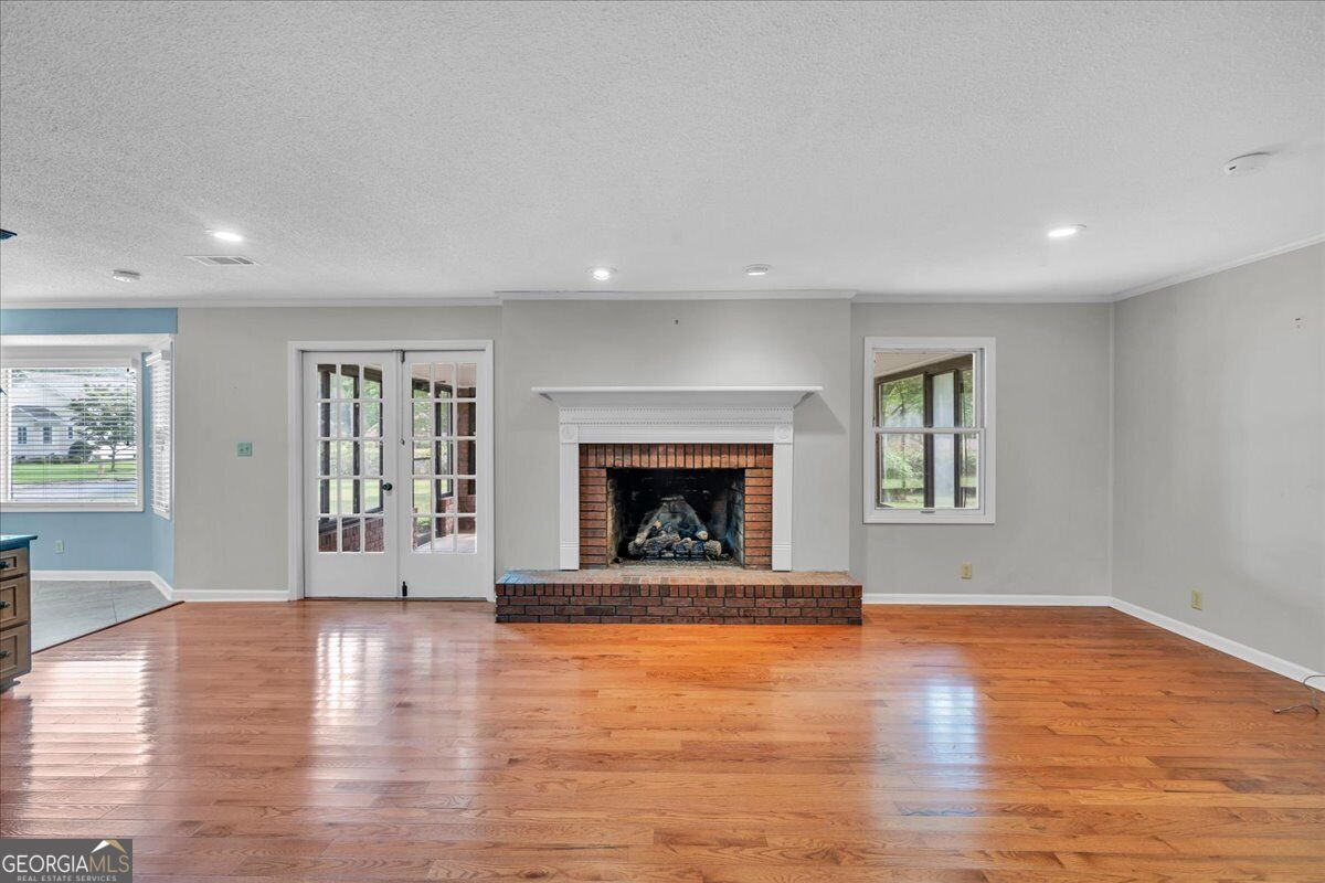 1200 Chennault Drive Property Photo 25
