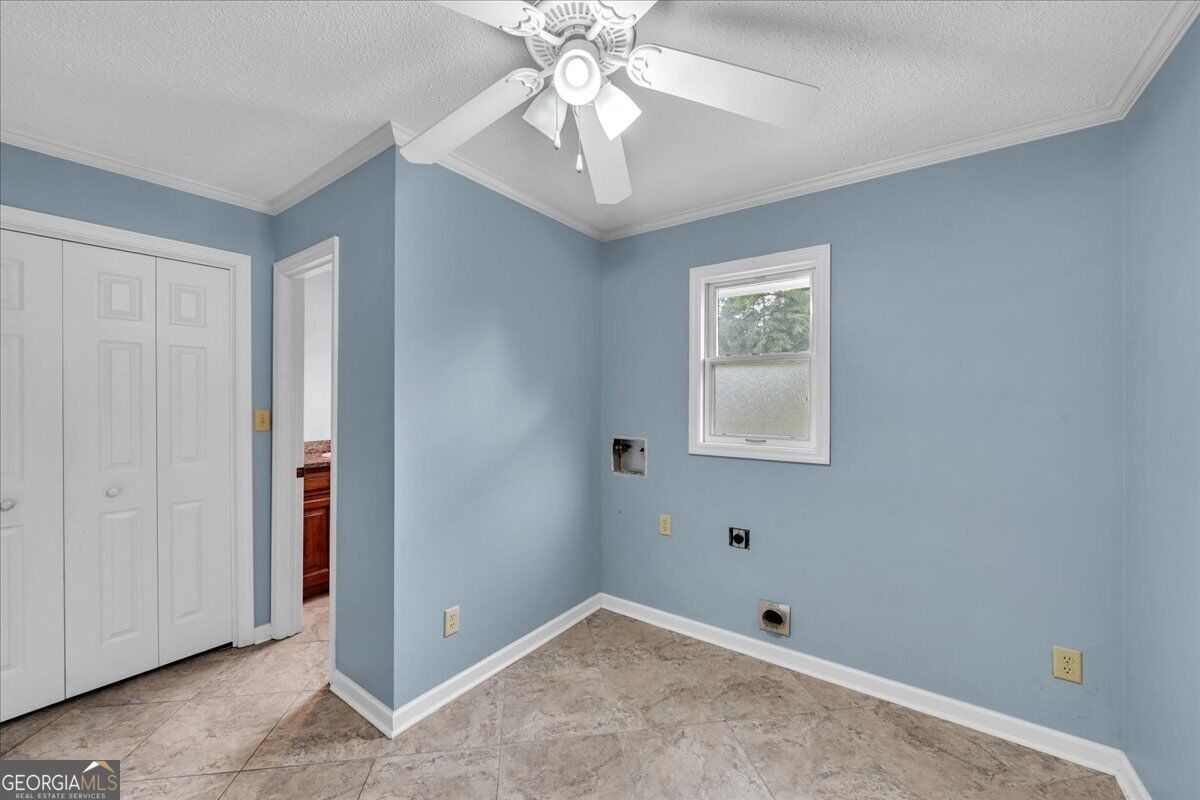 1200 Chennault Drive Property Photo 28