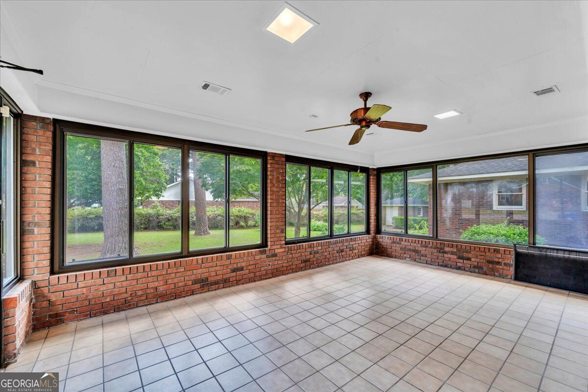 1200 Chennault Drive Property Photo 31