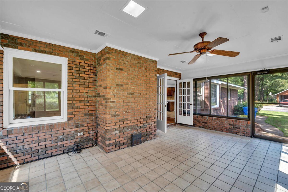 1200 Chennault Drive Property Photo 33
