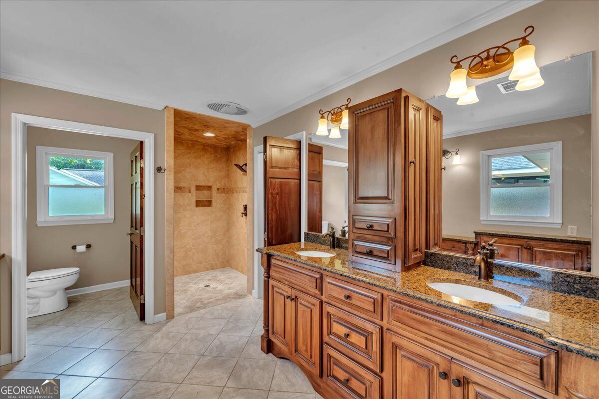 1200 Chennault Drive Property Photo 39