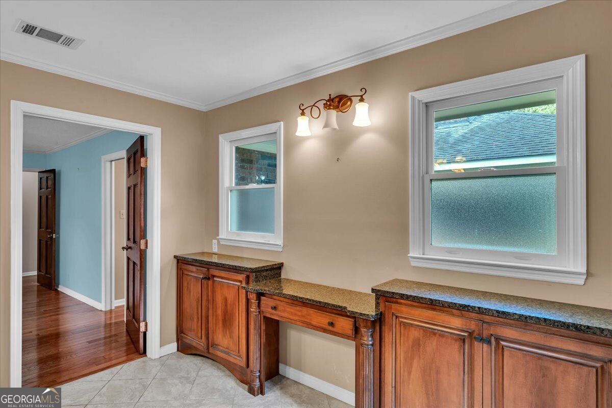 1200 Chennault Drive Property Photo 41