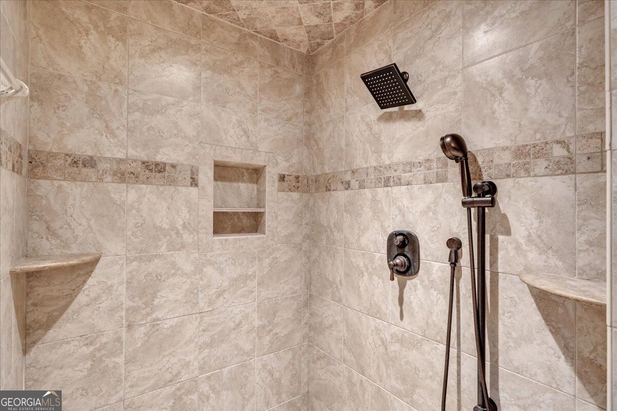 1200 Chennault Drive Property Photo 42