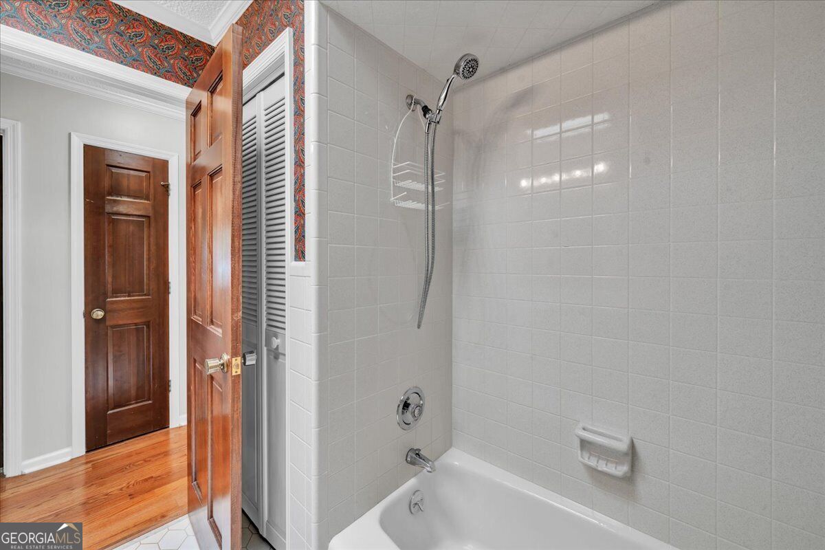1200 Chennault Drive Property Photo 49