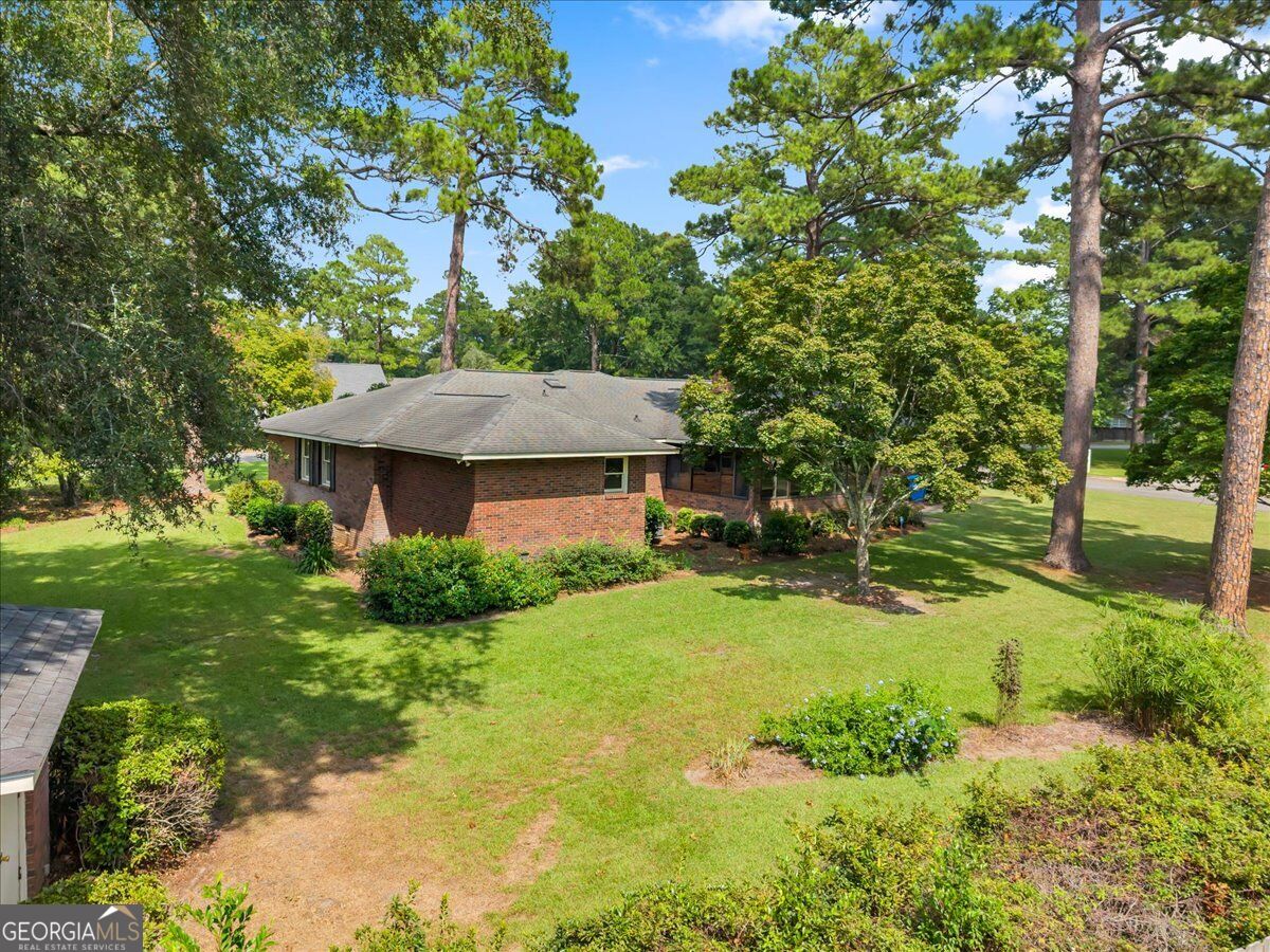 1200 Chennault Drive Property Photo 52