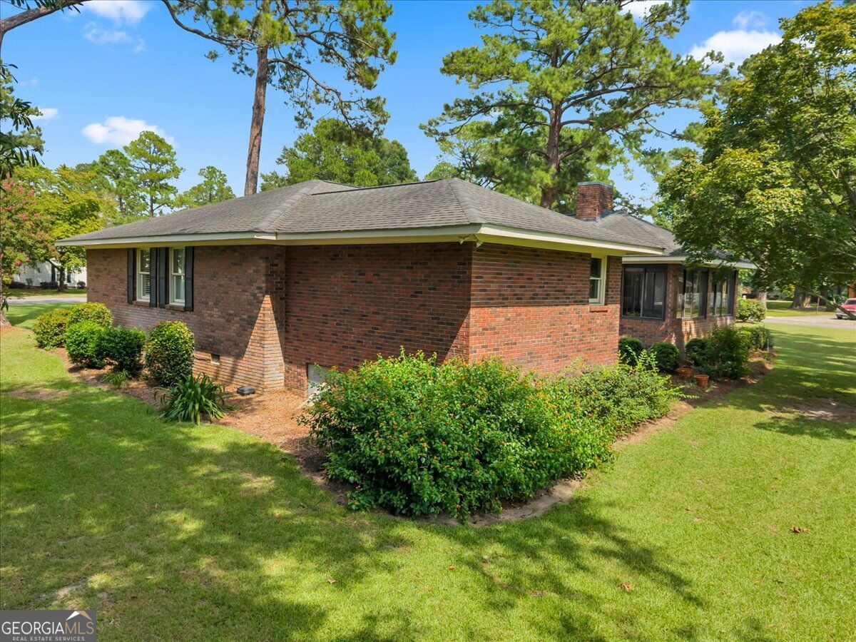 1200 Chennault Drive Property Photo 55