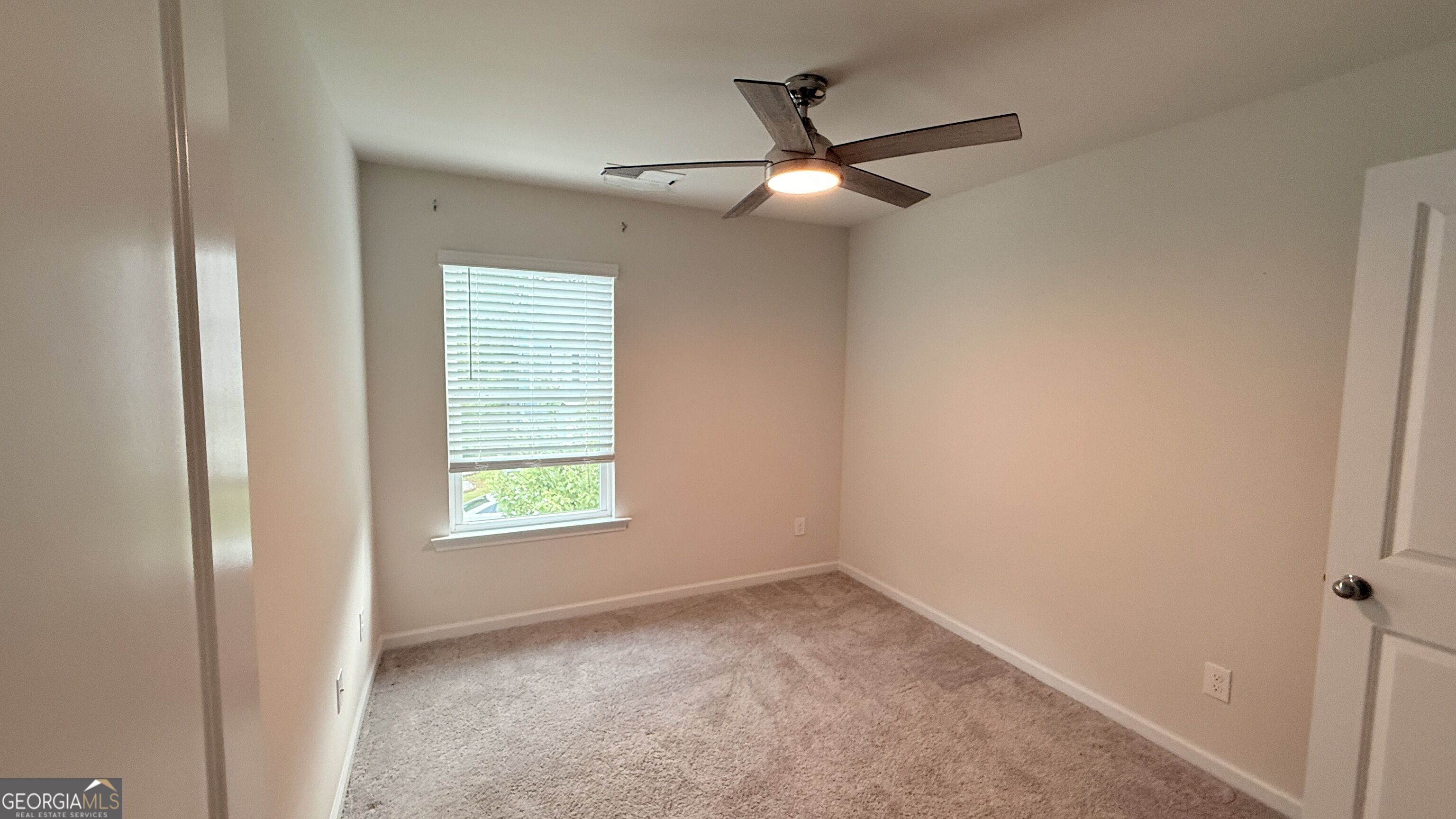 7085 Gladstone Circle Property Photo 7