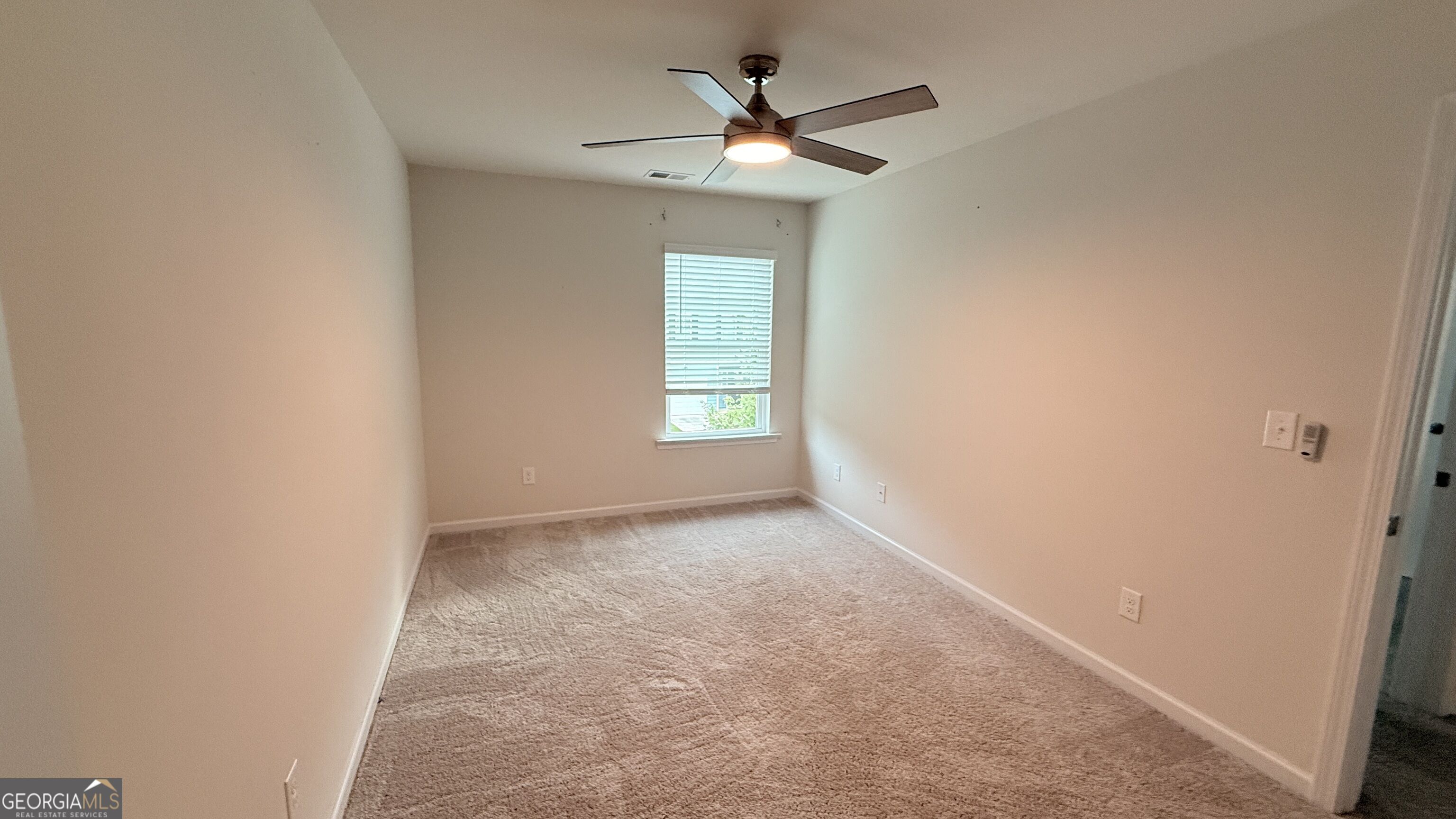 7085 Gladstone Circle Property Photo 8