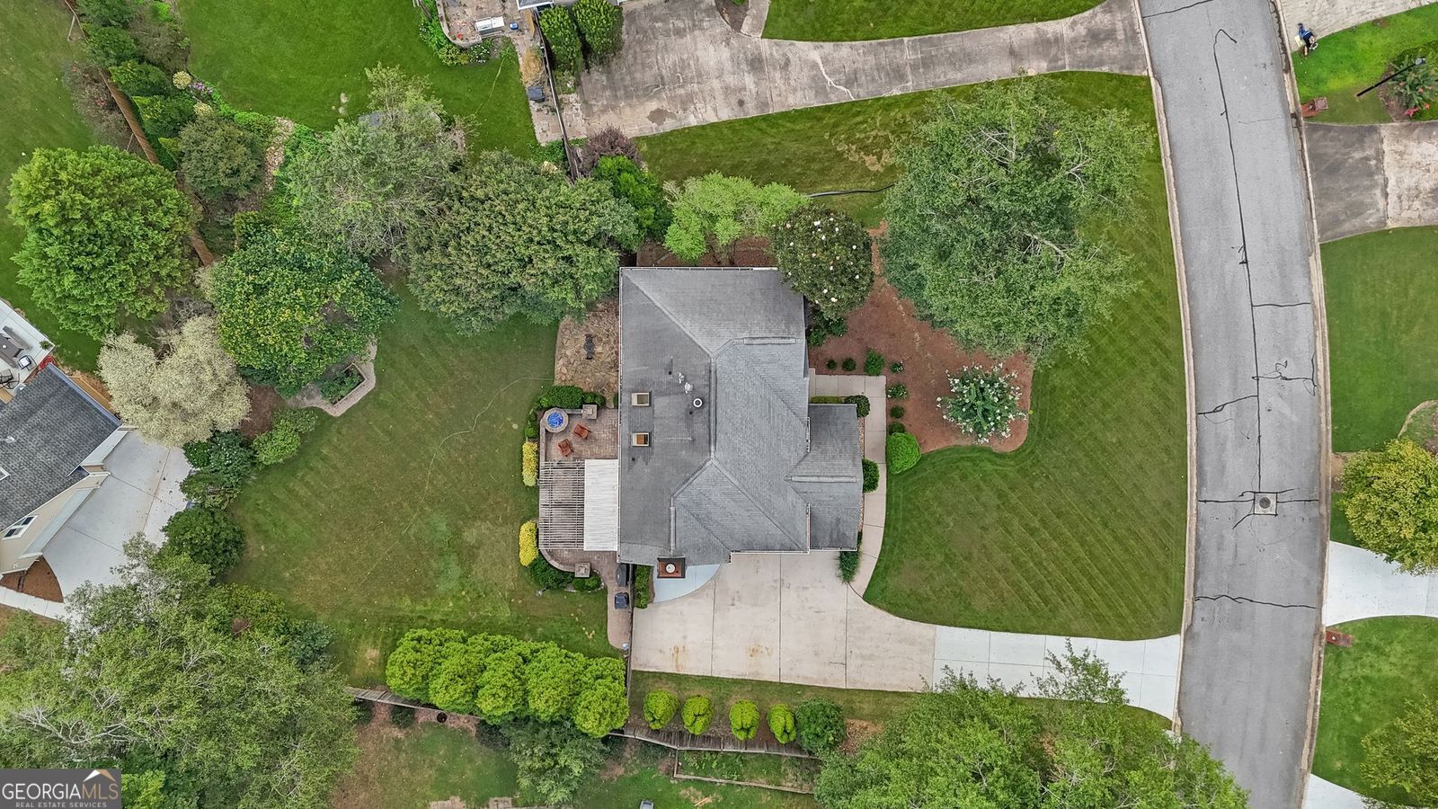 150 Kenton Place Property Photo 6