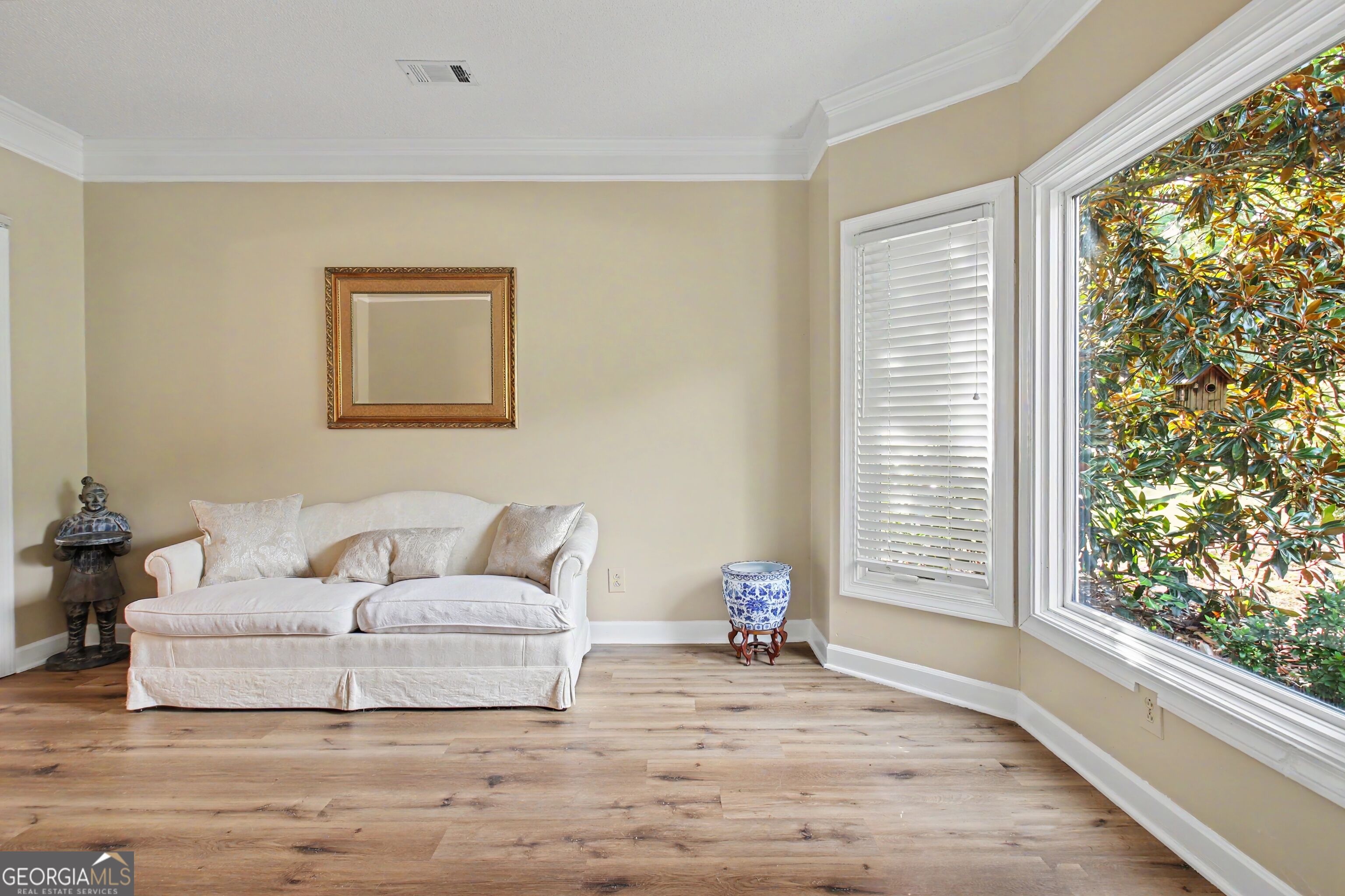150 Kenton Place Property Photo 11