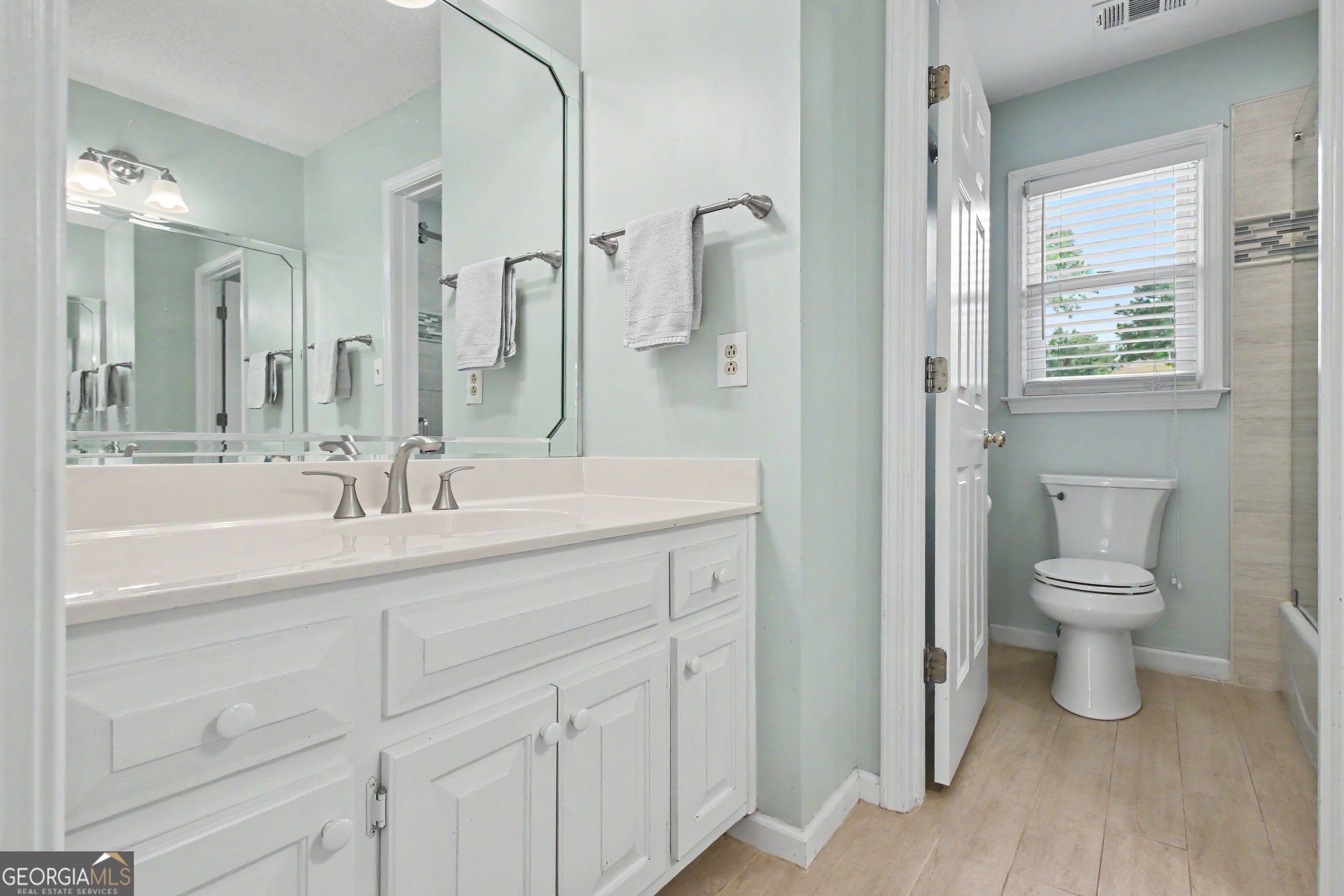 150 Kenton Place Property Photo 46